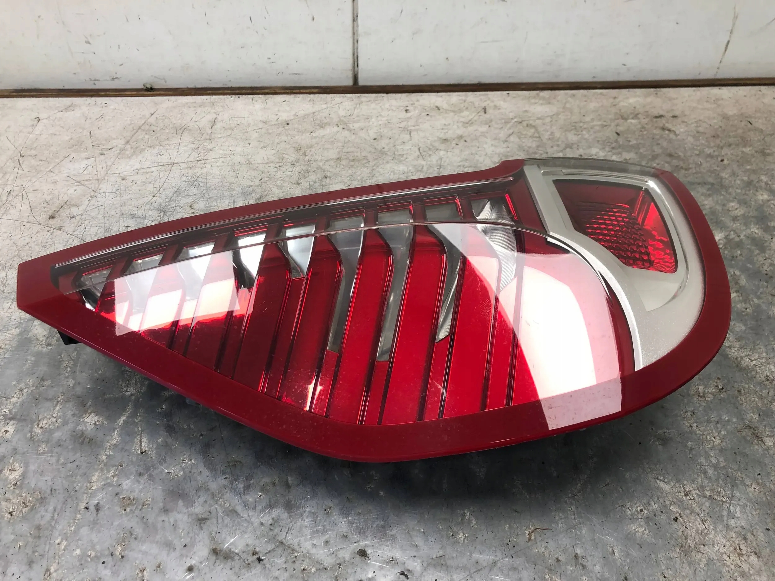 light left rear part RENAULT SCENIC III 265550013R