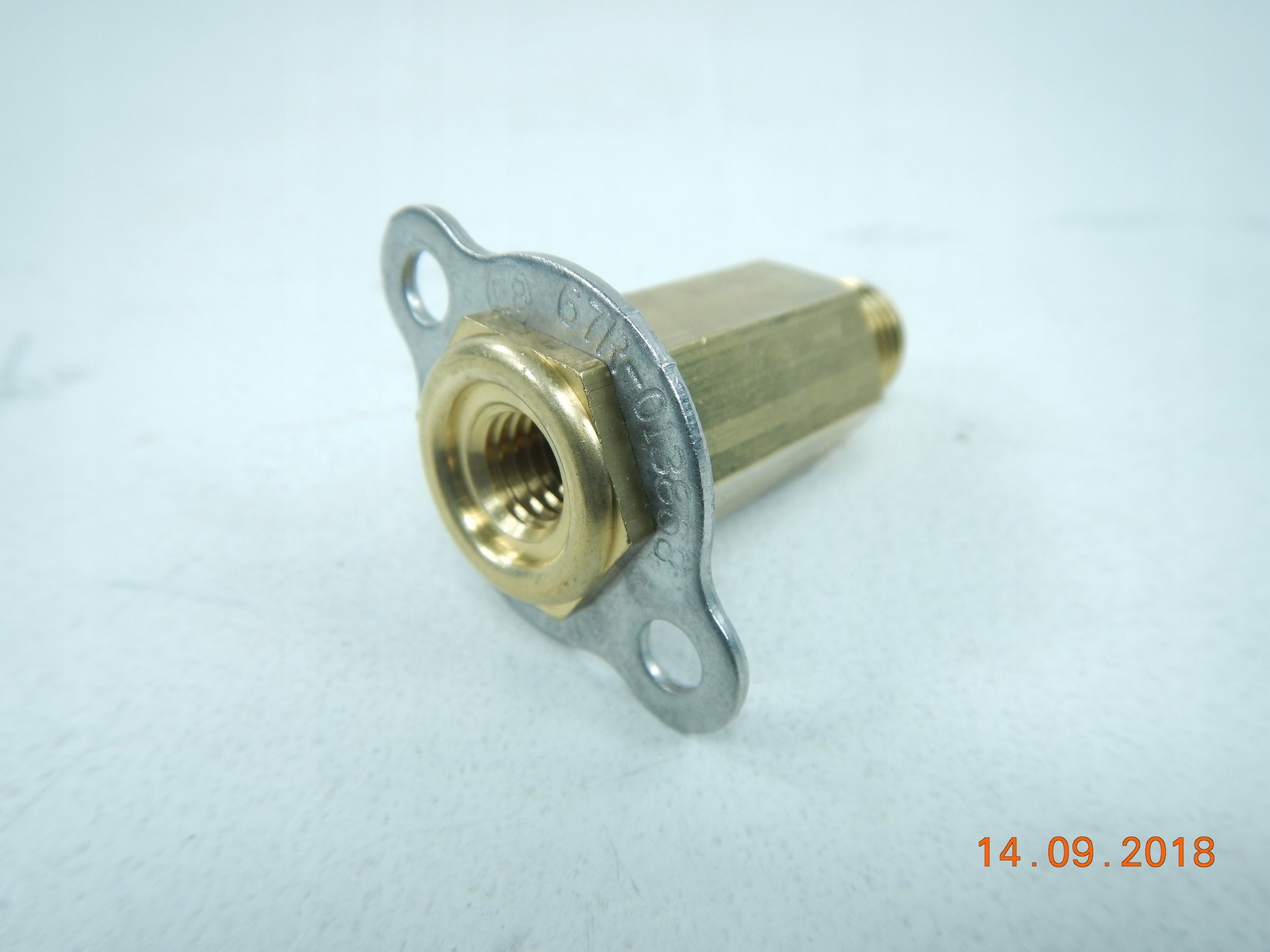 ŚRUBA WLEWU PALIWA FIAT ALFA LANCIA / 71753632 Producent części Fiat OE