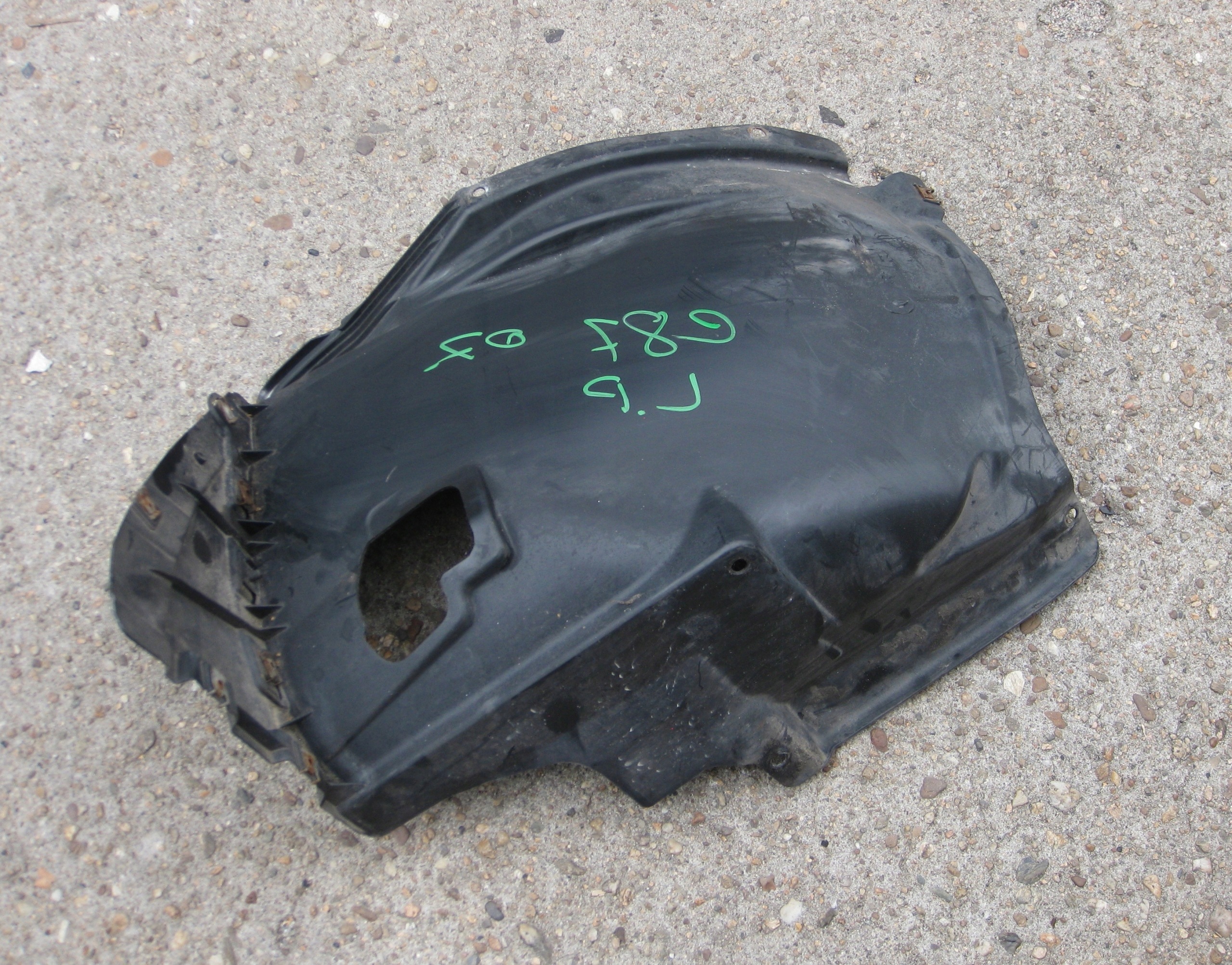 BMW E87 5D 07R mudguard left front front part 7059375