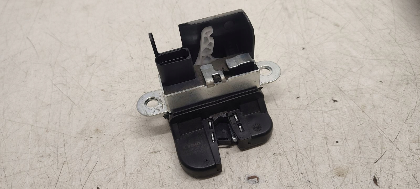 lock bonnet boot VW Touran and LIFT 1,4 TSI