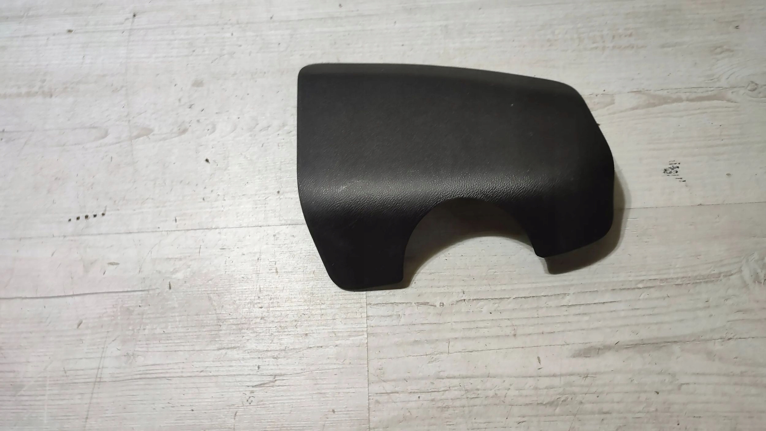Renault Kadjar 17r 1.5dci rear part side right cover spoiler
