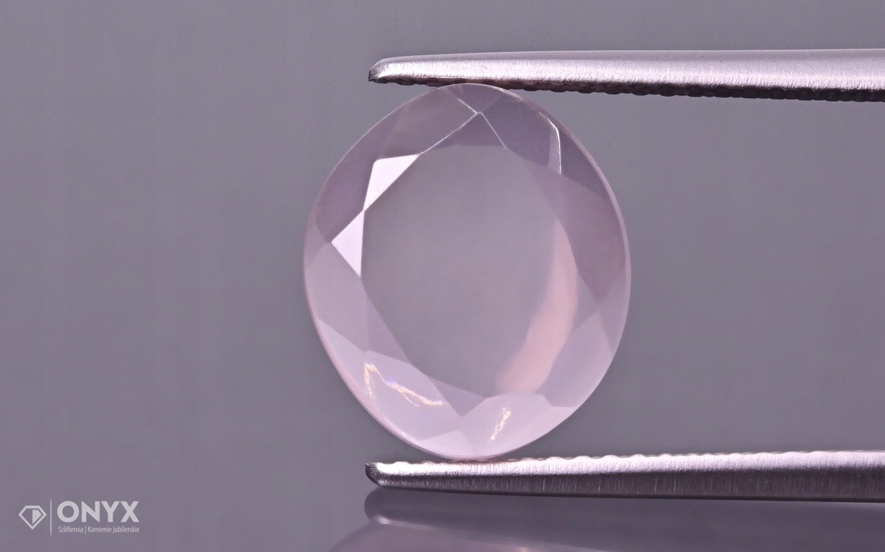 Růženín zkosený nepravidelný 11,5x10 mm