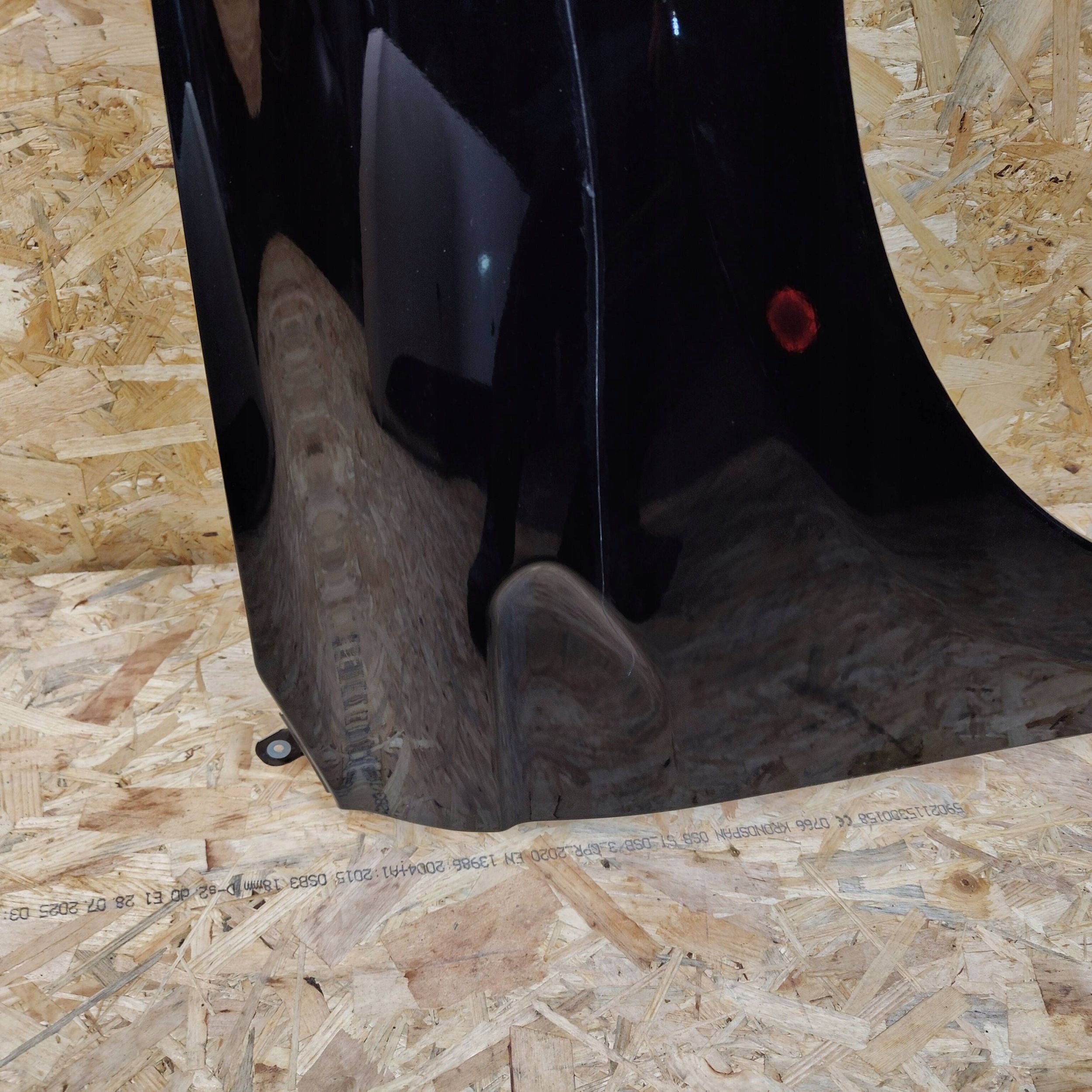 fender front side right Renault Clio V tegne