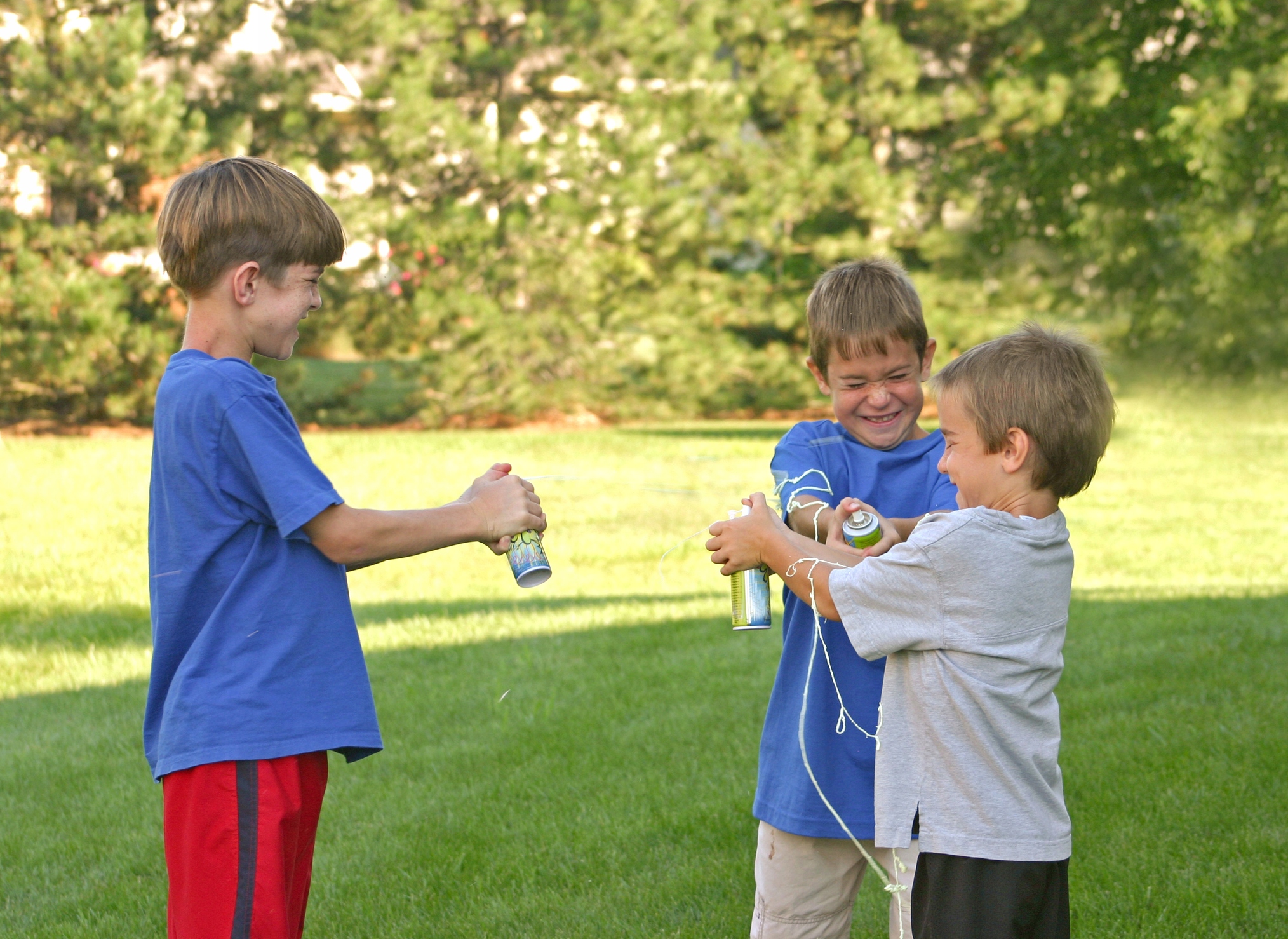 SERPENTYNA W SPRAYU URODZINY IMPREZĘ ZABAWE KONFETTI PARTY 250ml Okazje urodziny