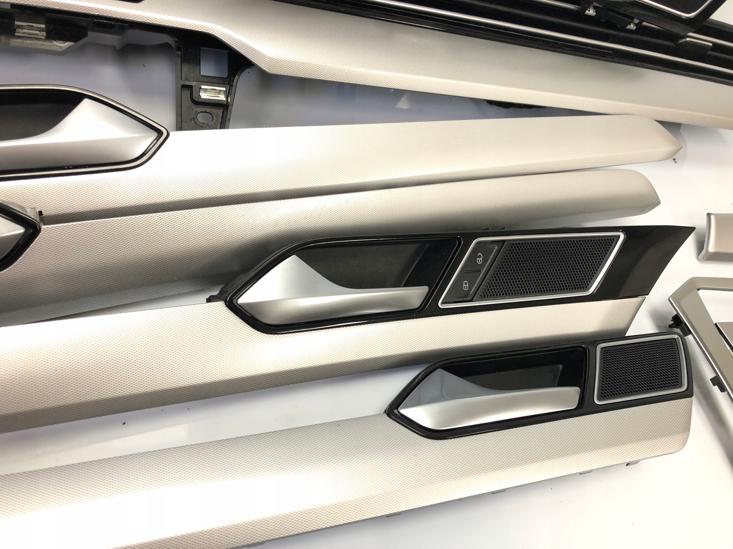 VW PASSAT B8 listák OZDOBNE DEKORY ajtó DESKI EU