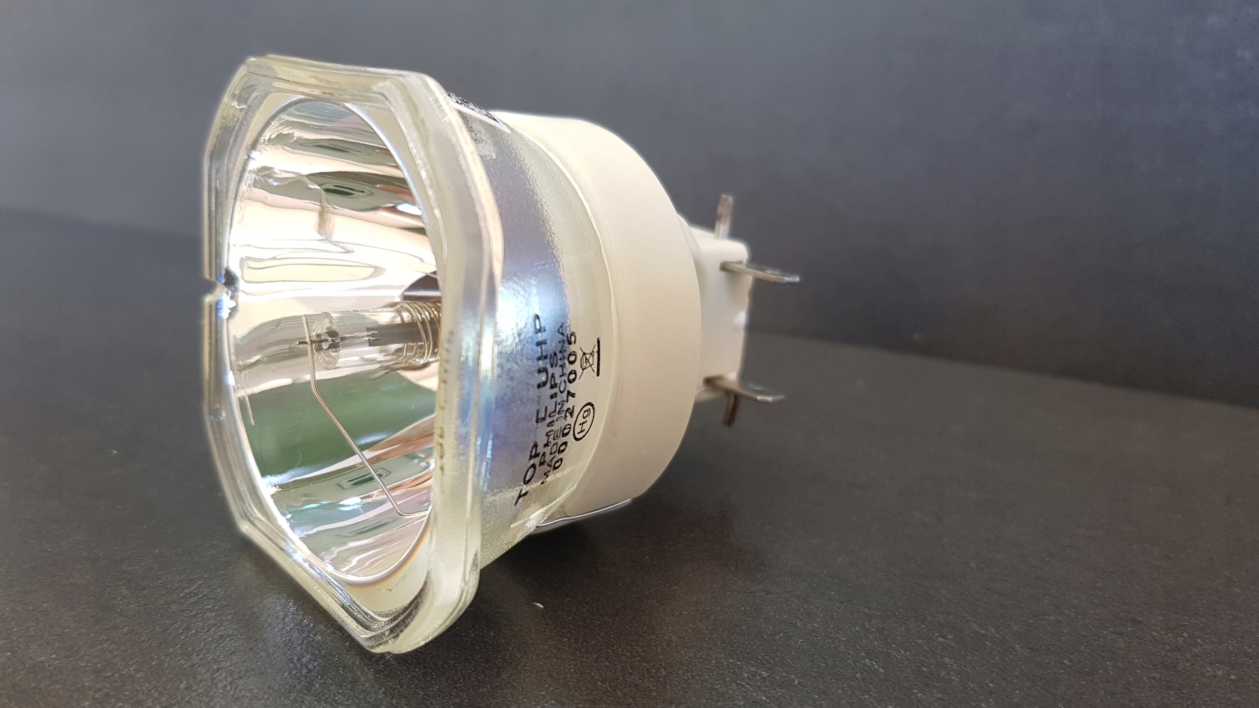 LAMPA ELPLP74 EB-1930 EB-1935 EB-C740X EB-C745WN EB-C745XN EAN (GTIN) 5904119195273