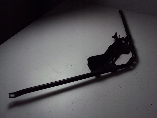 7046555 - Кріплення комп'ютера стійка BMW 5 E60 03-09