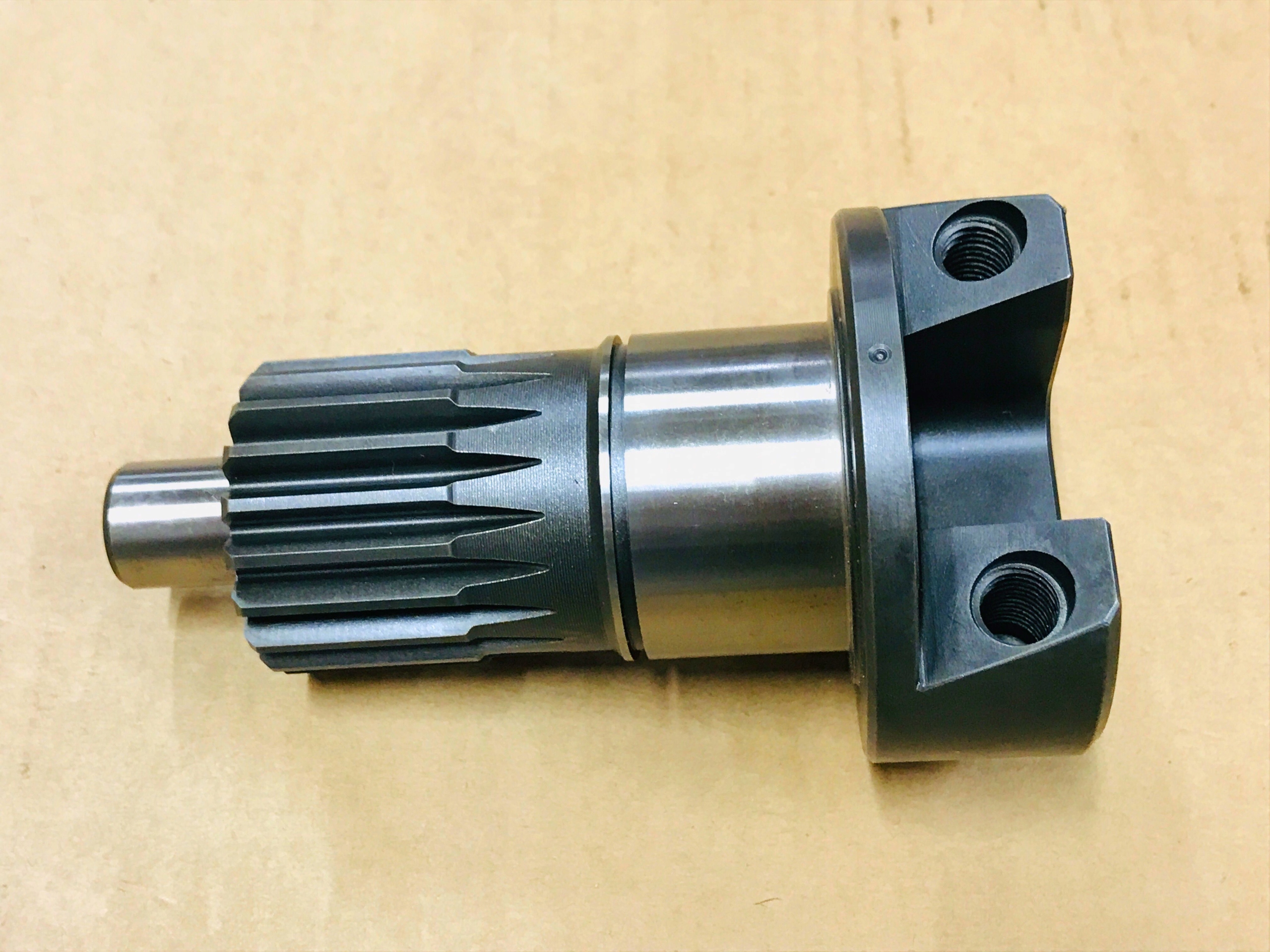 ГОЛОВКА КОРОБКИ ПЕРЕДАЧ JOHN DEERE CE19255