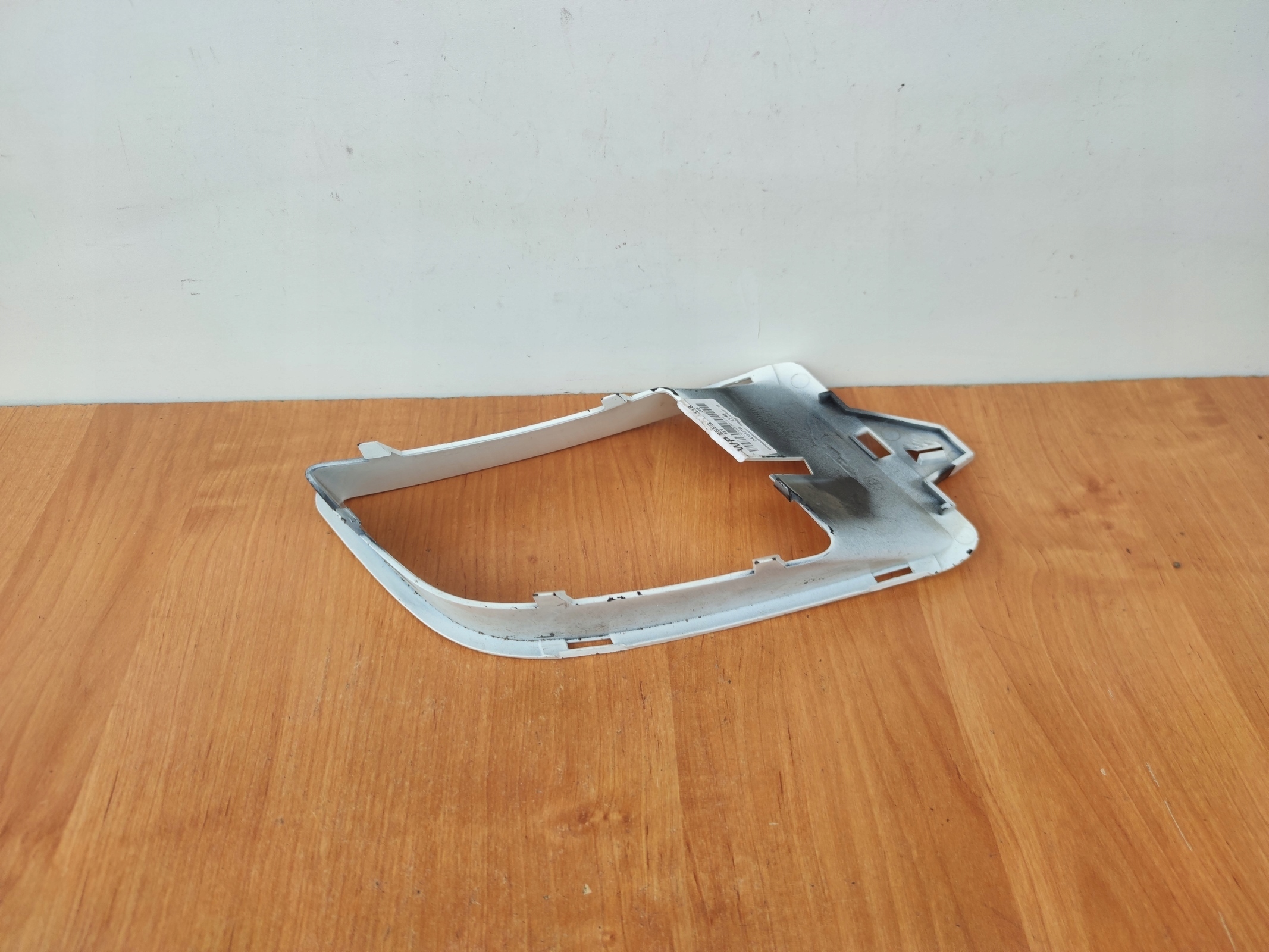 left frame grid of a bumper LANCIA PHEDRA BIALA