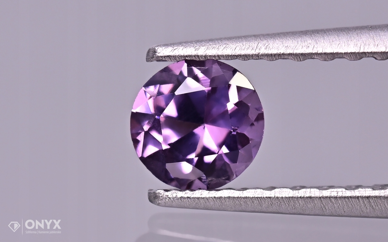 Spinel fazetovaný kulatý fi 4,3 mm