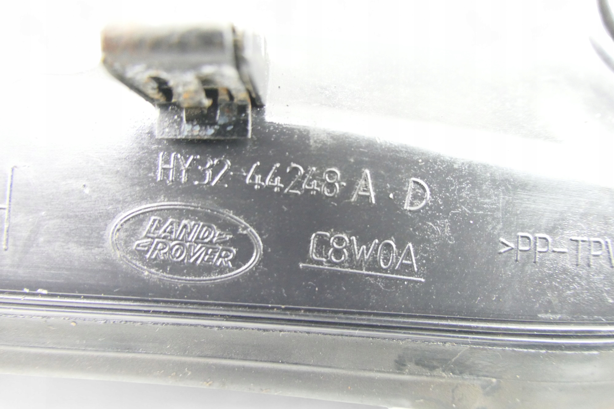 right grid boot LAND ROVER DISCOVERY V HY32-44248-AD