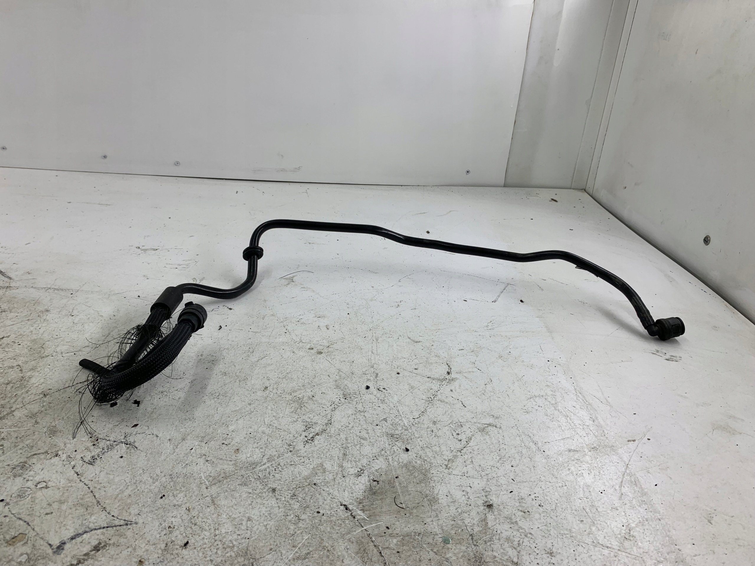 MERCEDES W212 E350 3.0 CDI fuel line A2124301829