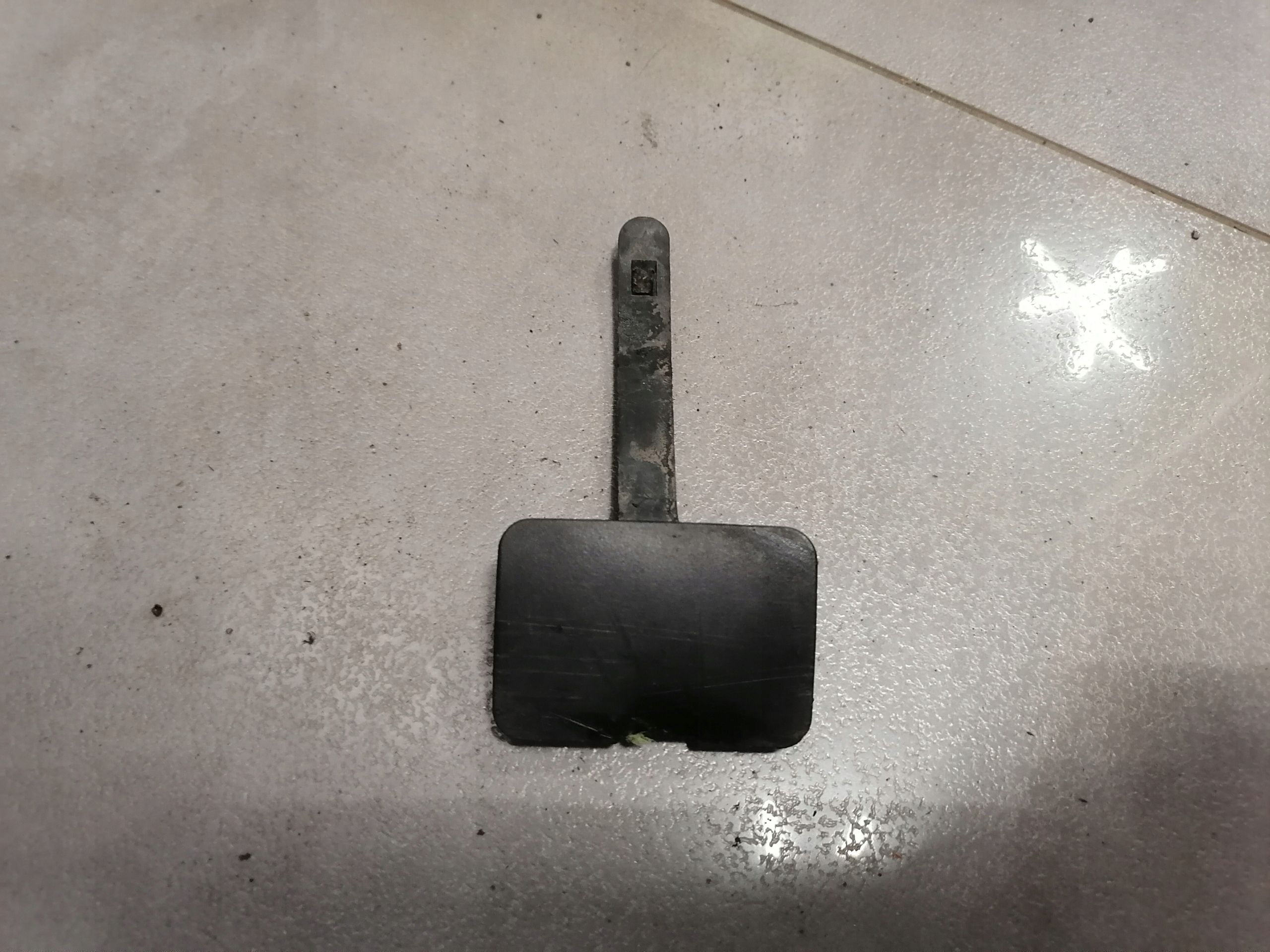 PEUGEOT 406 MK1 abschleppöse der stoßstange 9622108977