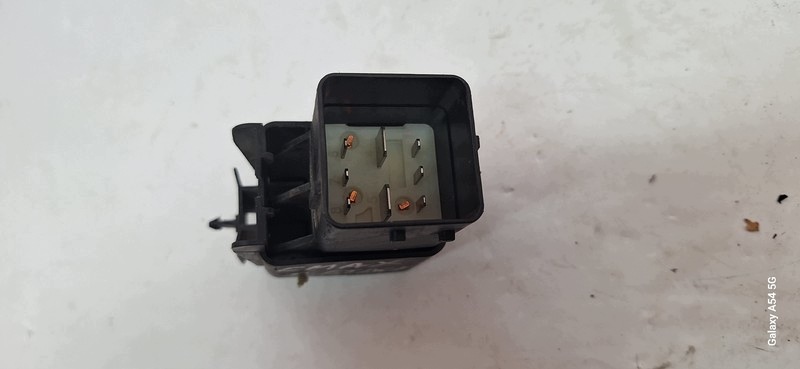 relay plugs FORD C-MAX 3M52504