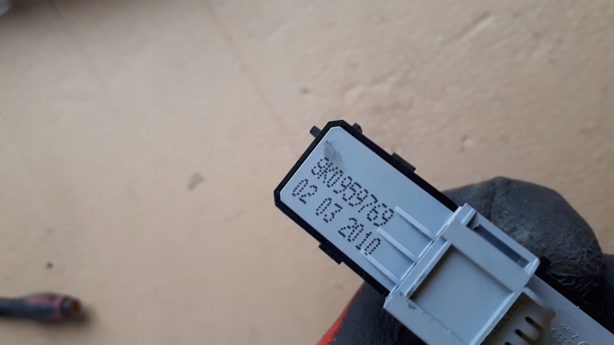 S4 B8 A4 PANEL PAMIECI SITZE 8K0959769 A5 S5