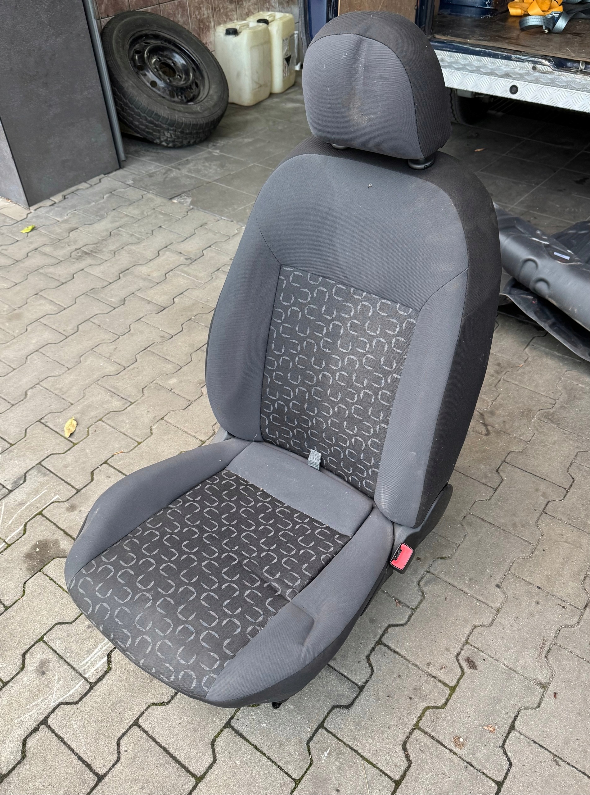 siège droite passegers Fiat Doblo II Combo D 2010
