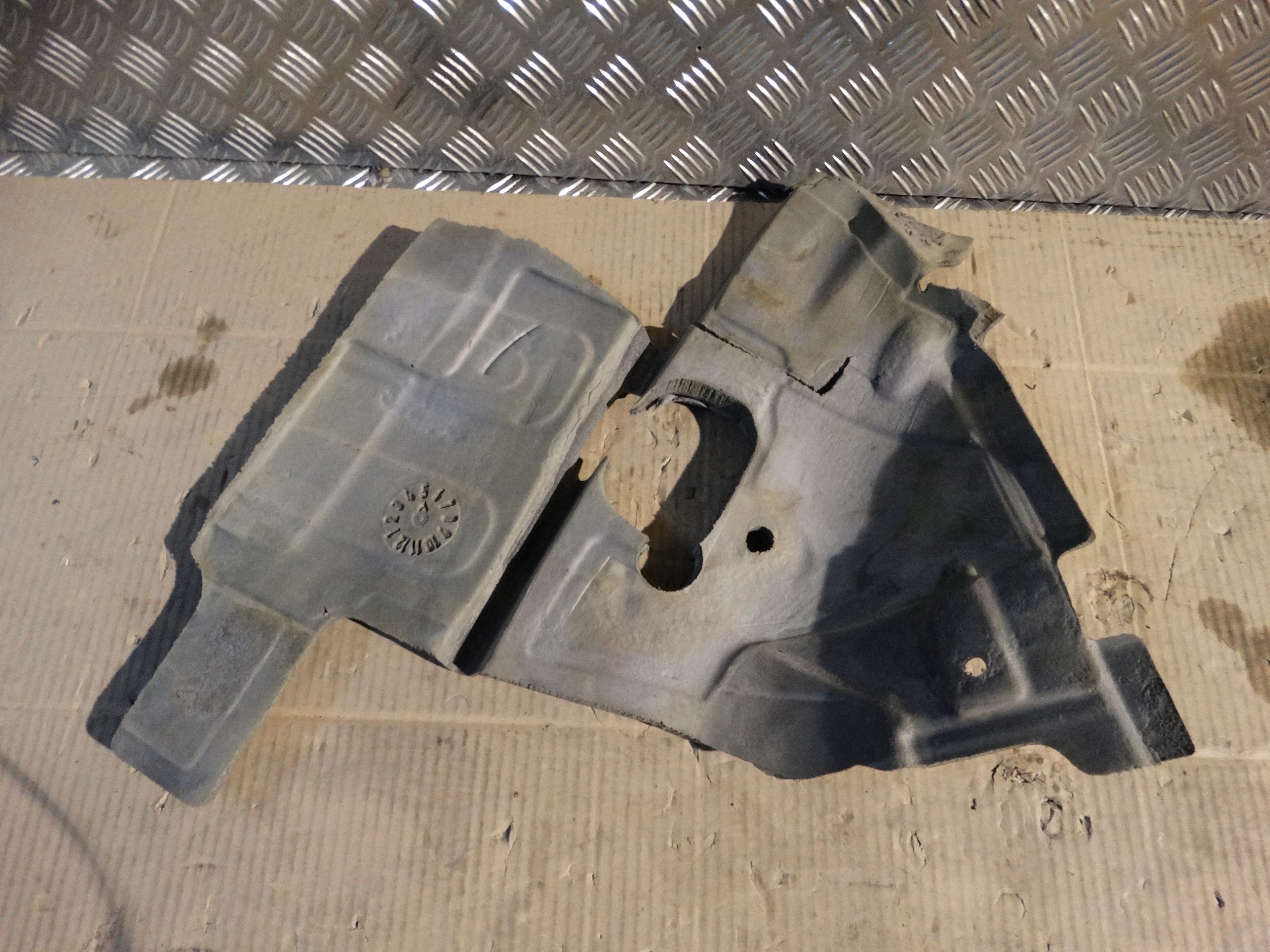 IDEALNE soundproofing NADKOLA right AUDI A7 4K8 1
