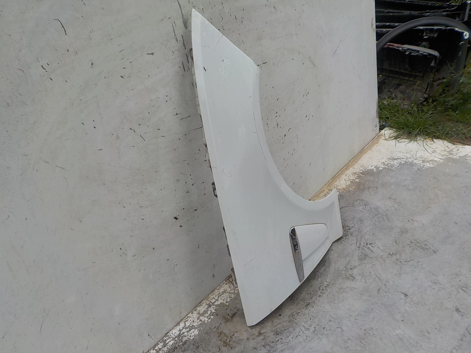 838 JAGUAR XF X250 LIFT fender right front front