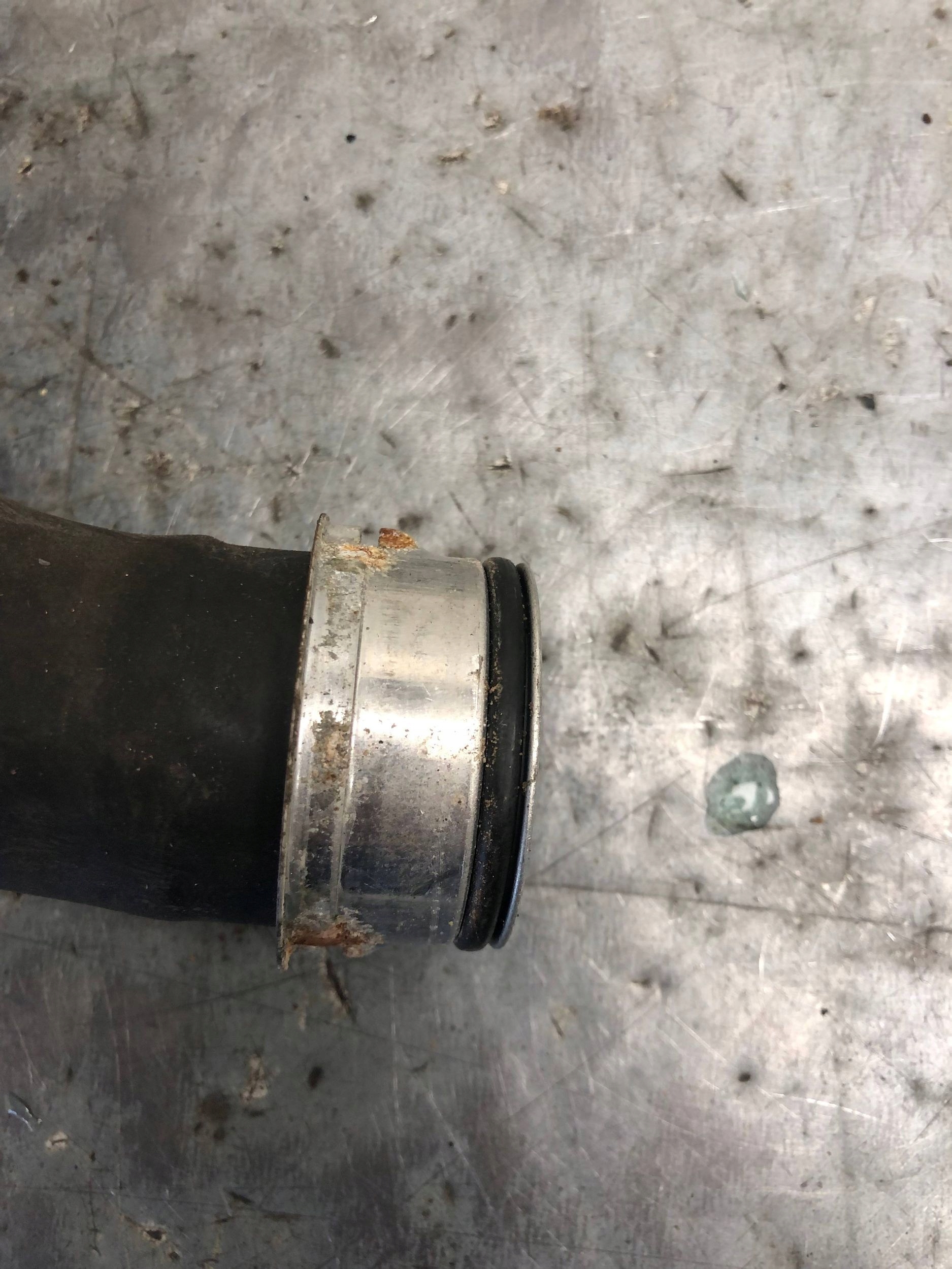 cijev prijenos vode MERCEDES W204 A2045011582