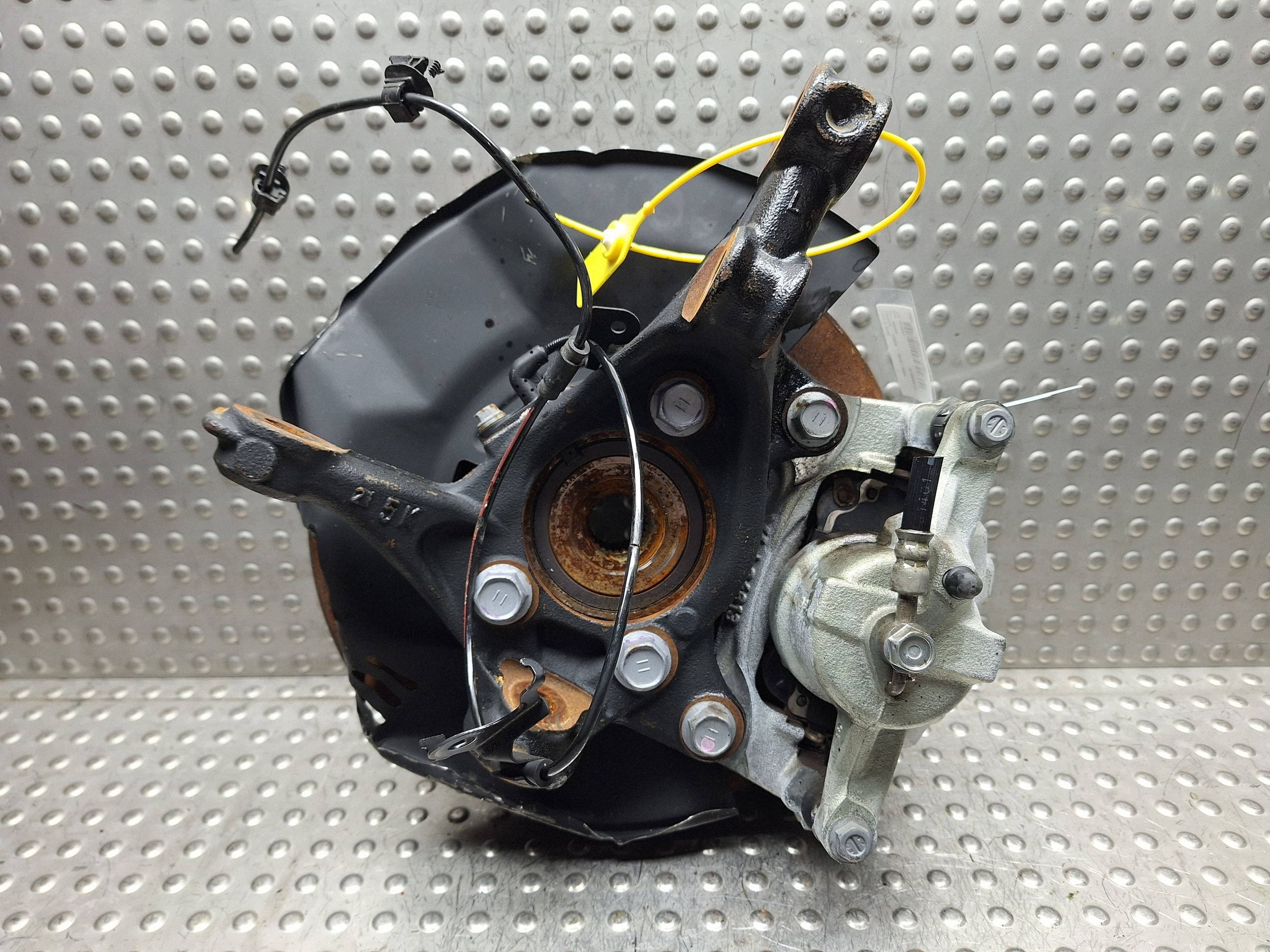swing left front TOYOTA YARIS CROSS 20-25