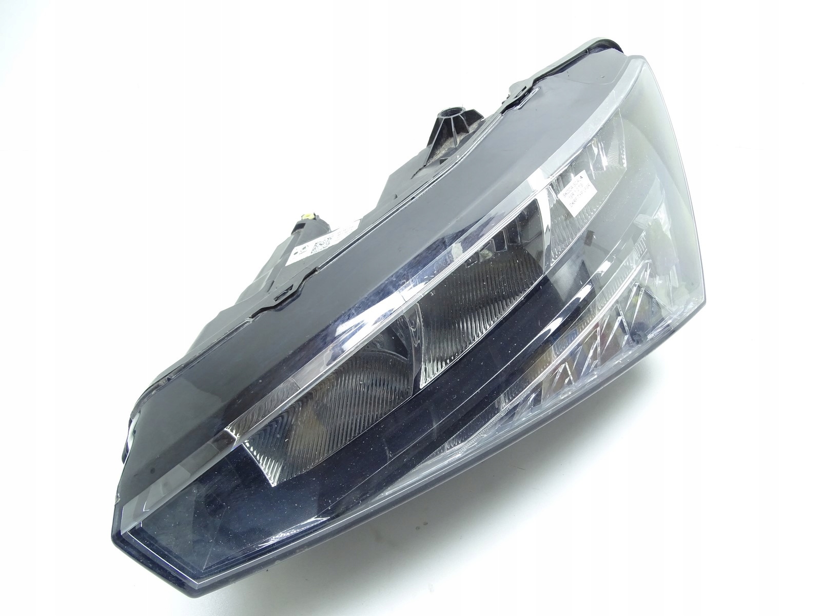 REFLEKTOR light left front CRYSTAL LIGHT LED SKODA SCALA 19- 657941019