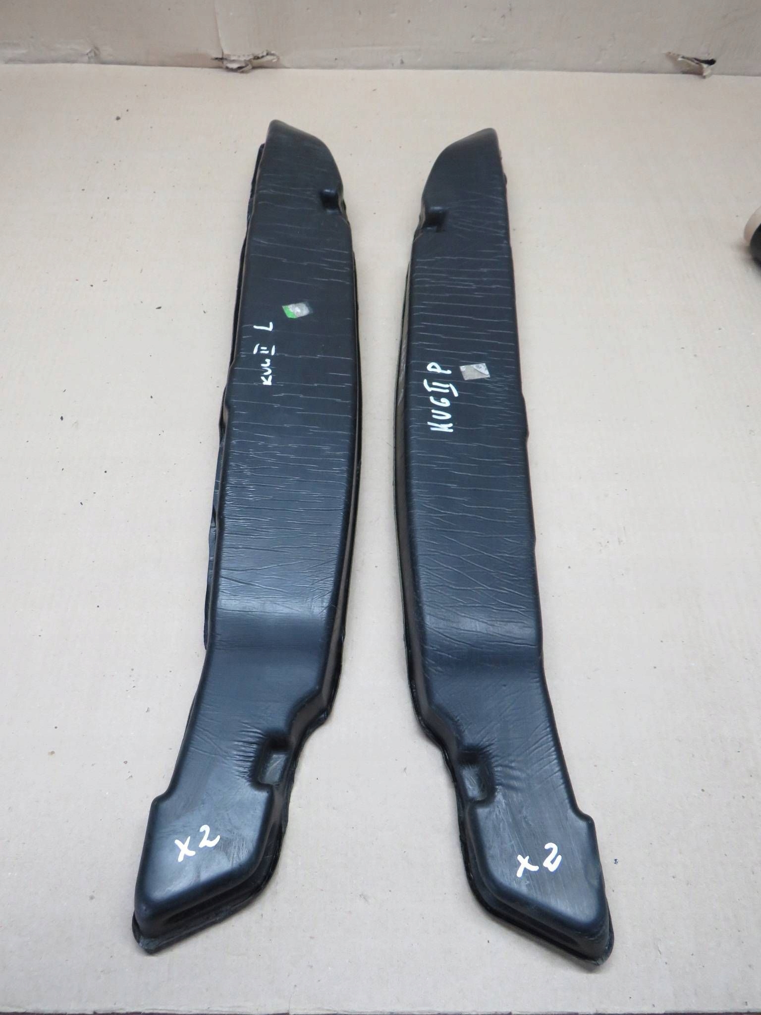 Ford OE CJ54-S16E560-AB wygłuszenie błotnika prawego