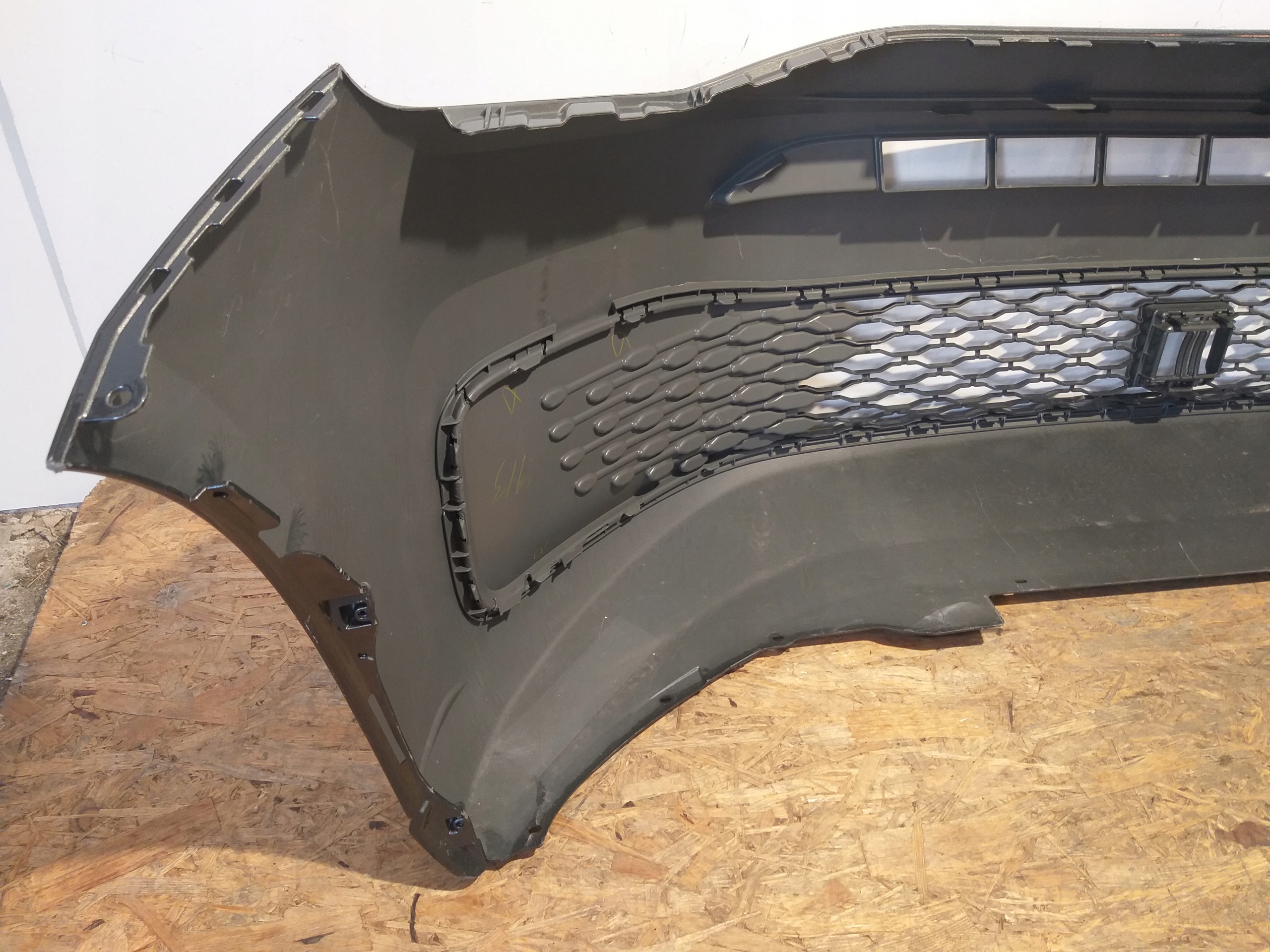 bumper front VW Volkswagen Caddy V 2K7 2K7807221A