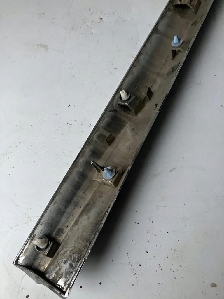 moulding door CHROM left front CITROEN DS5 9673774880