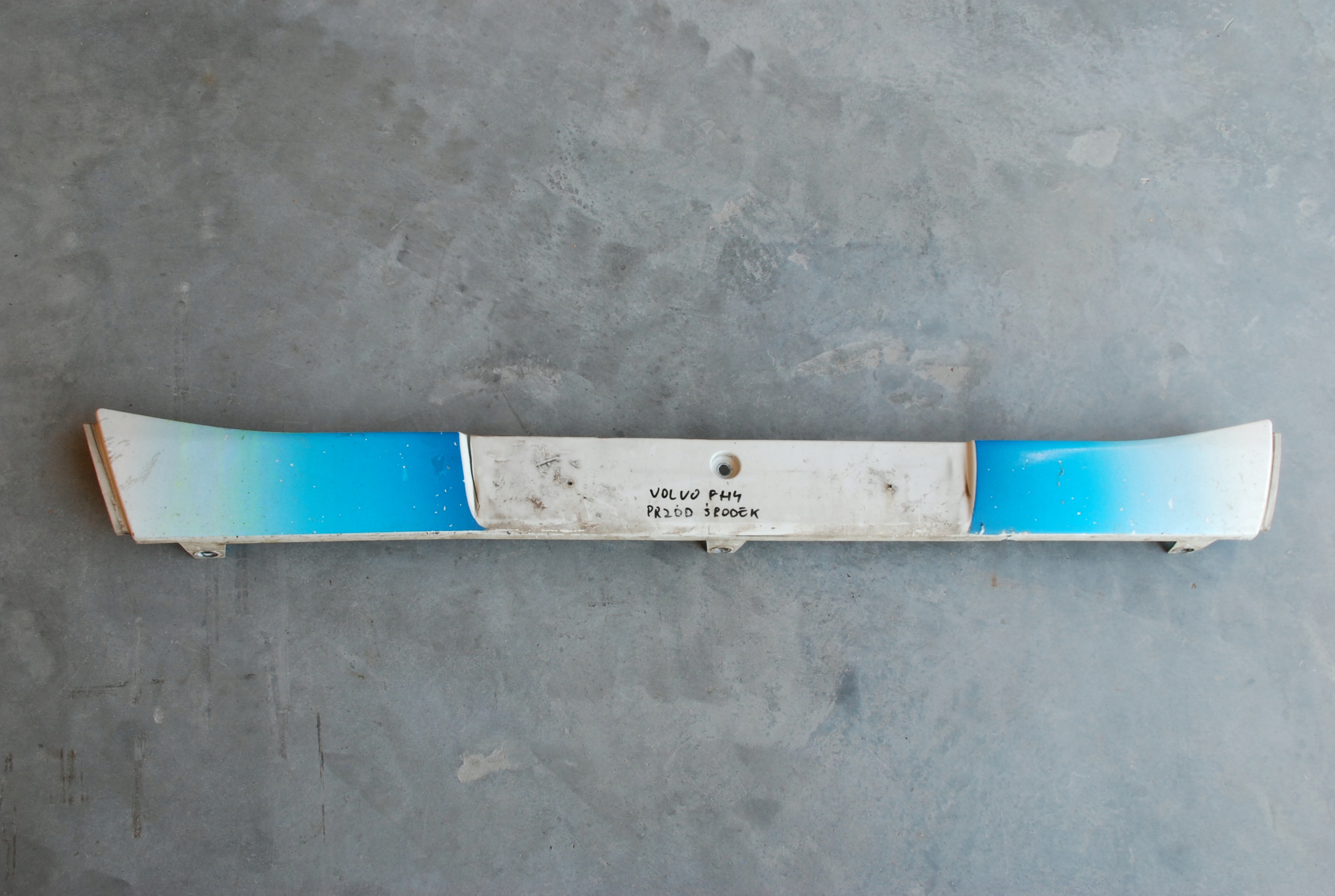 POSZYCIE ZDERZAKA NAKŁADKA VOLVO FH4