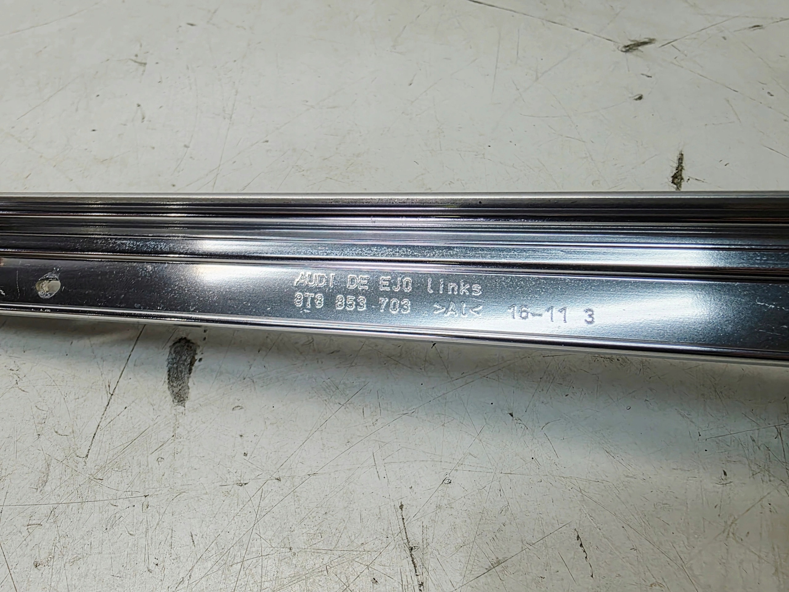 moulding bodywork CHROM left AUDI A5 8T SPORTBACK 8T8853703