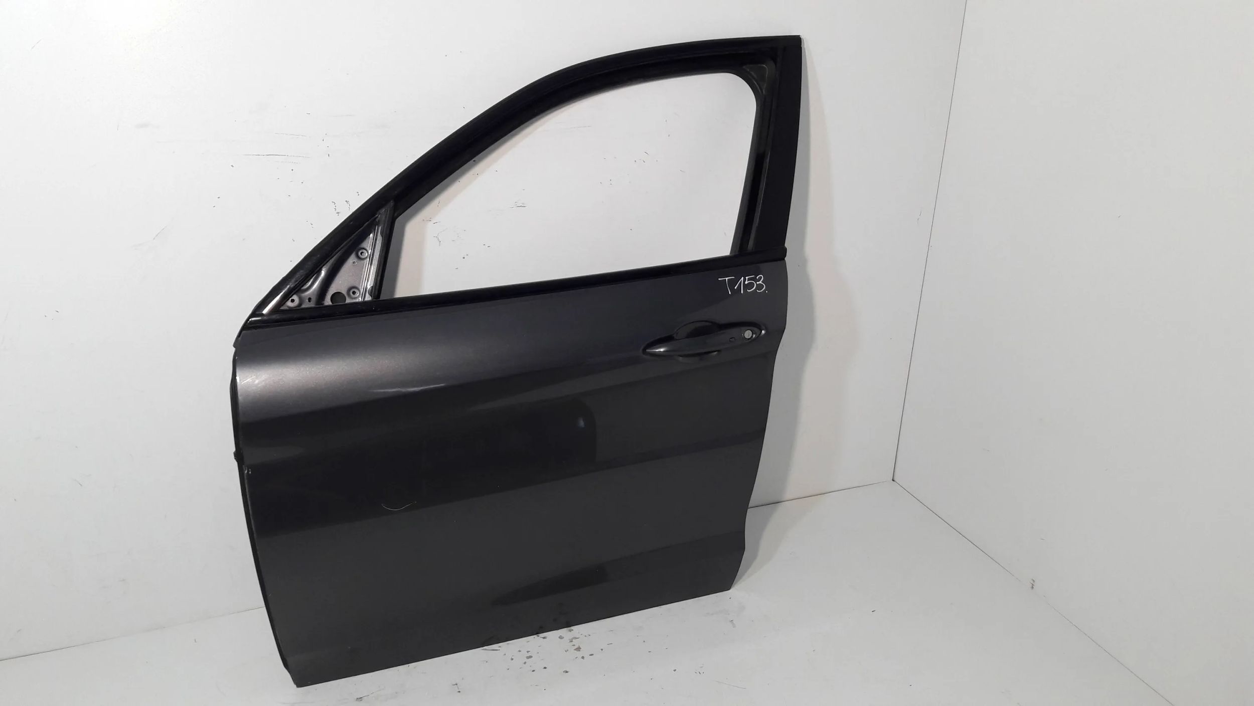 Alfa Romeo Stelvio door front
