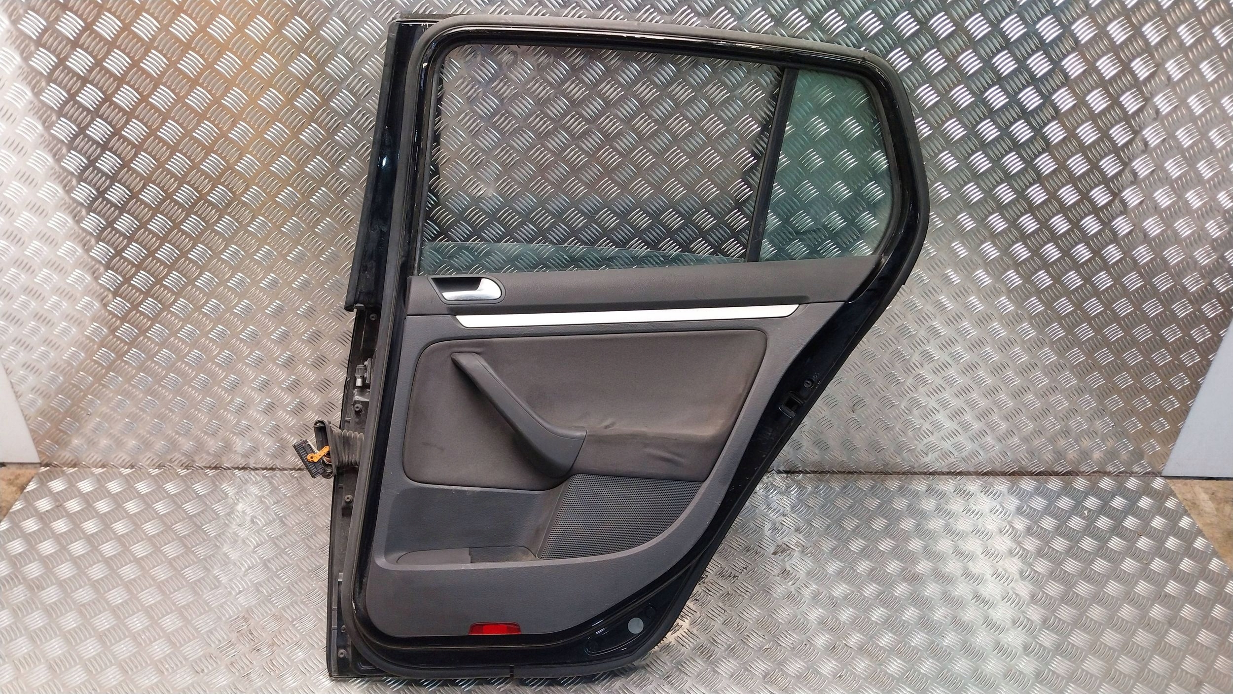 Portière Arrière Droit VW GOLF 5 03