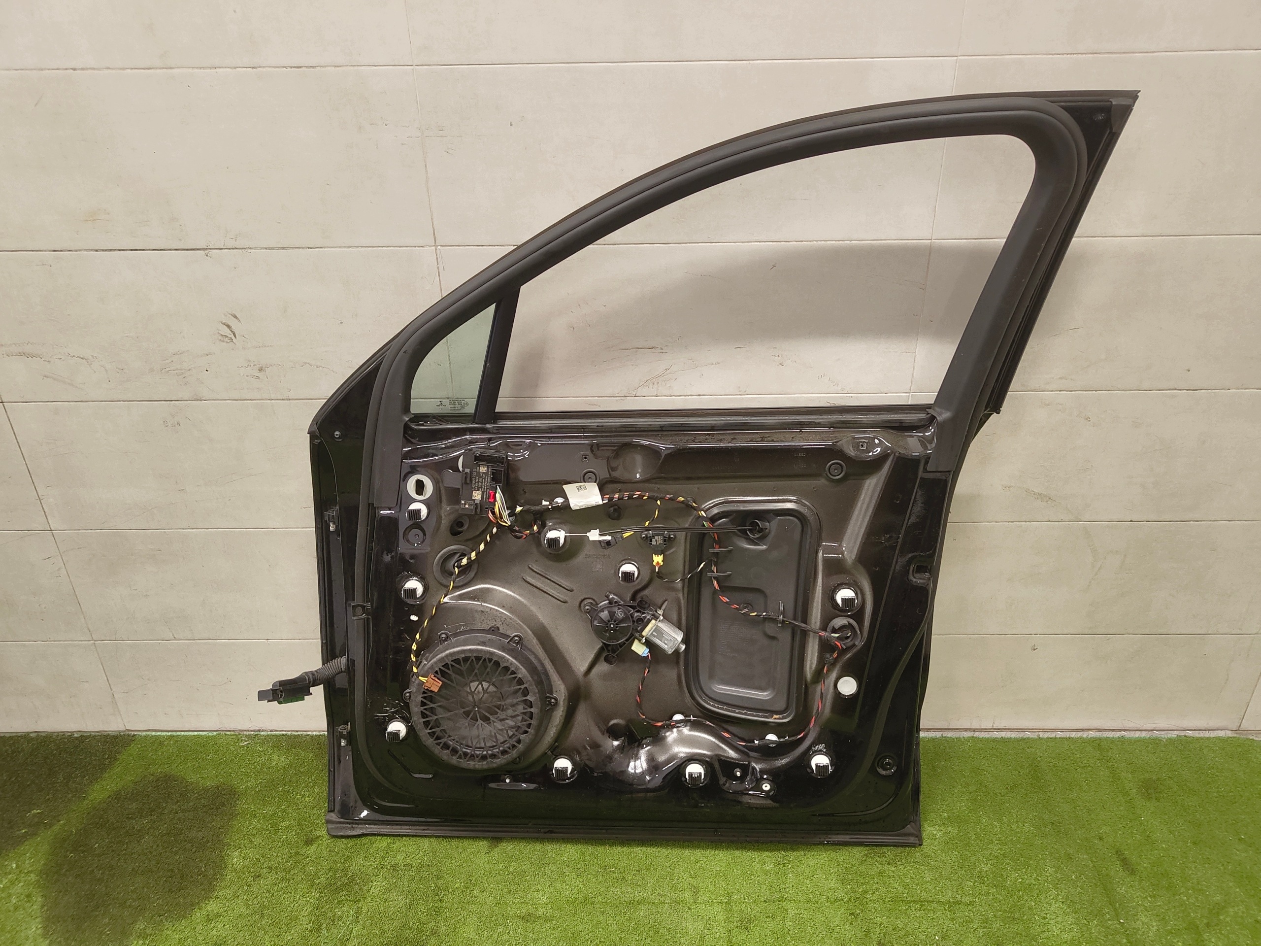 PORSCHE MACAN door right front front