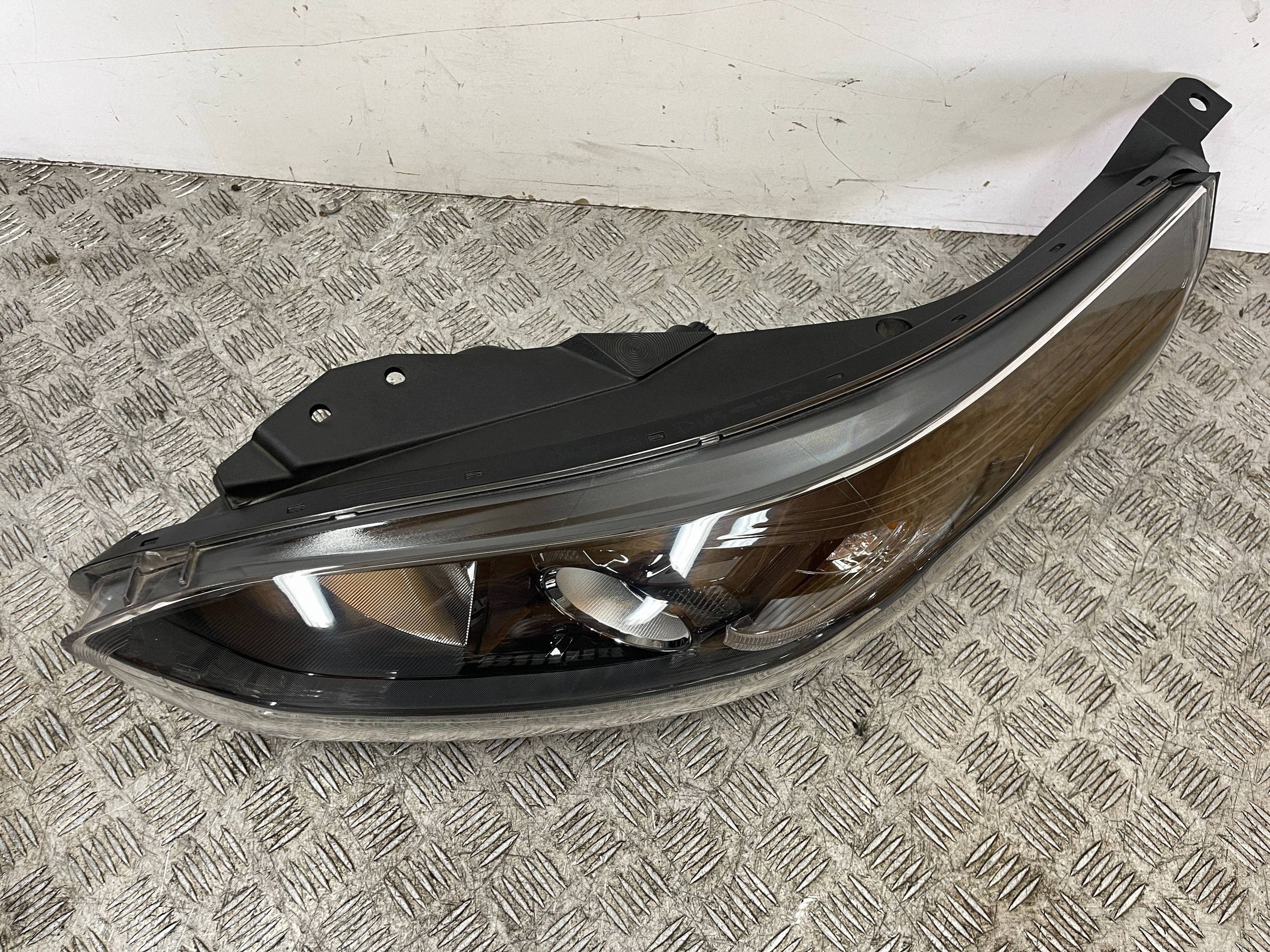REFLEKTOR light front left KIA CEED 3 III LIFT 21