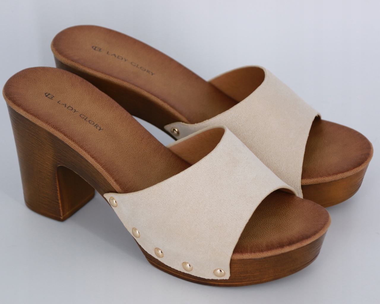 BEŻOWE DREWNIAKI NA OBCASIE KLAPKI DAMSKIE ZAMSZOWE Z ĆWIEKAMI 40 Oryginalne opakowanie producenta pudełko