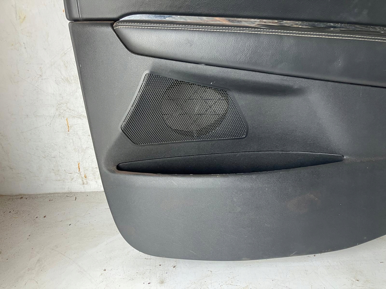 side door right front PEUGEOT 3008 and leather