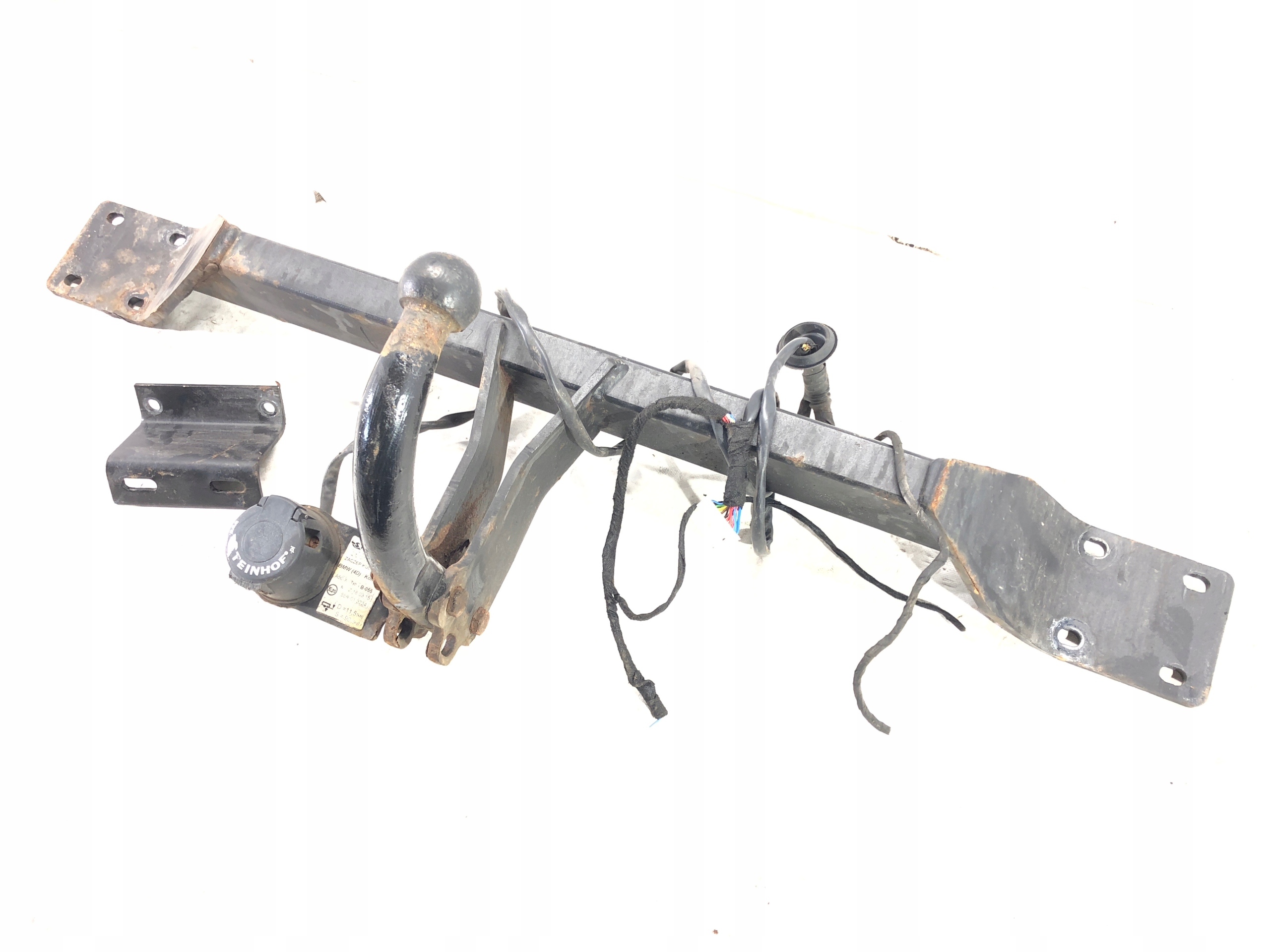 Буксировочный крюк BMW 5 E60 05-09