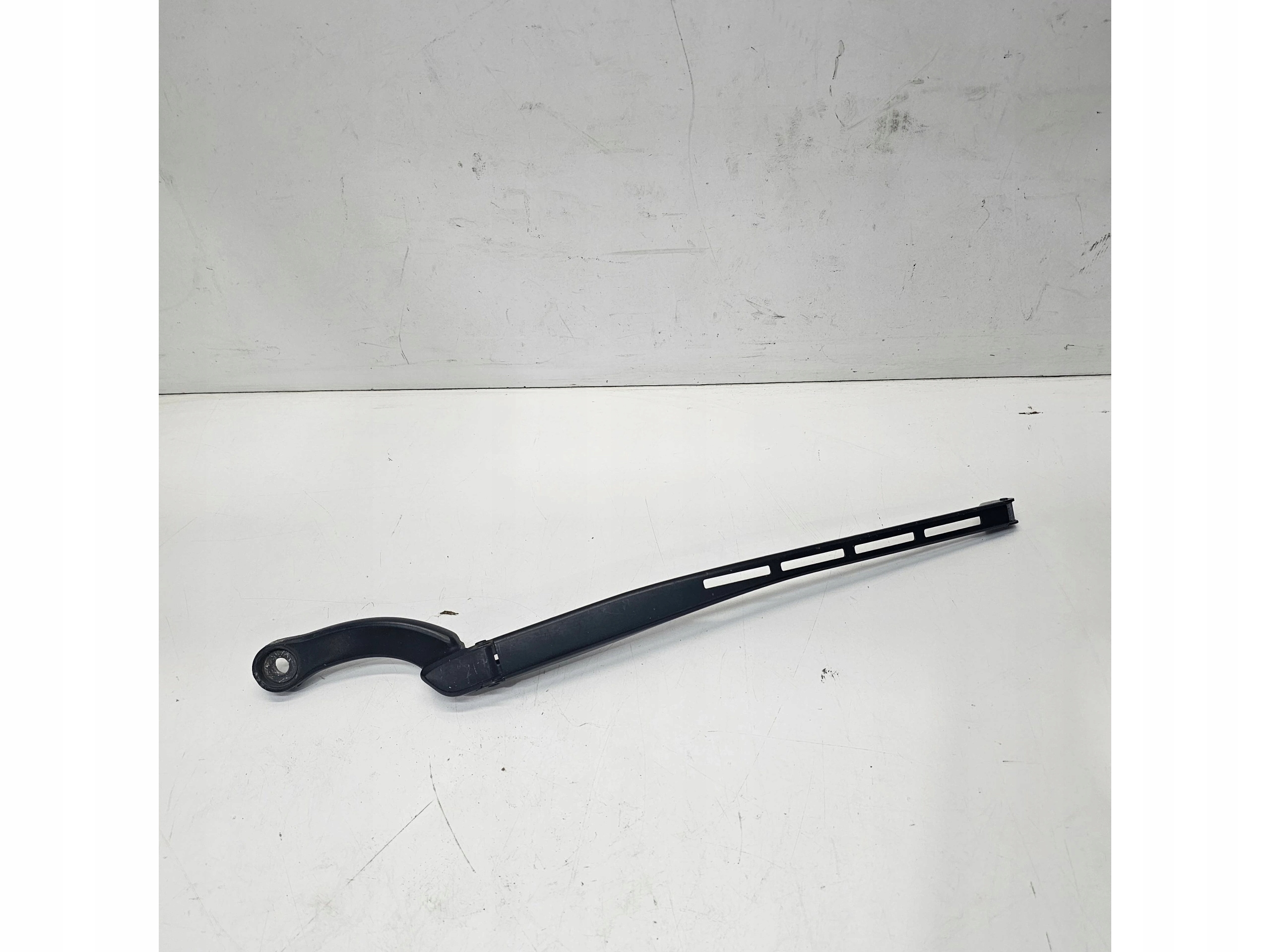 wiper arm left AUDI A4 B6 B7 8E1955407C