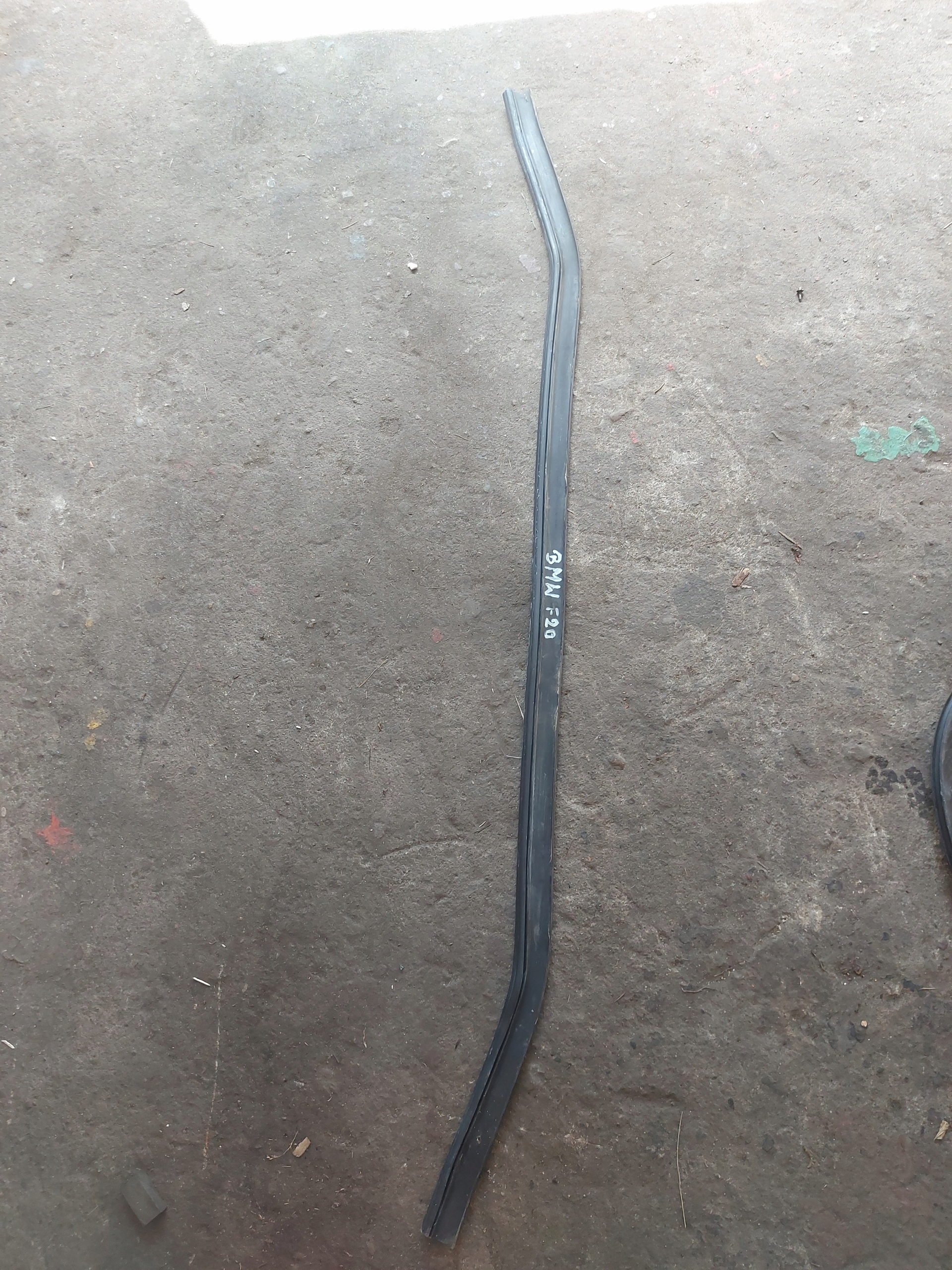 USZCZELKA MASKI BMW F20/21