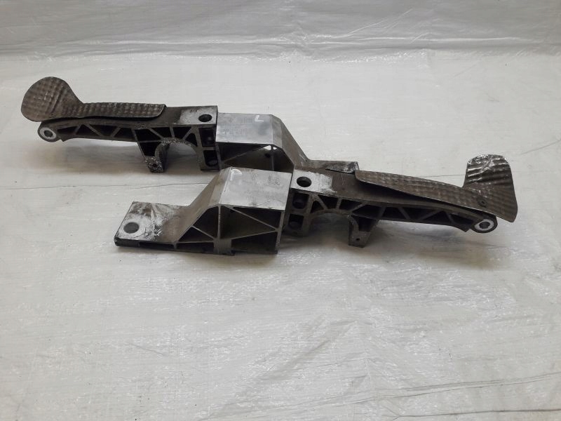 97034111307 - PORSCHE PANAMERA 970 КРОНШТЕЙН КРЕПЛЕНИЯ САНЕЙ 2ШТ