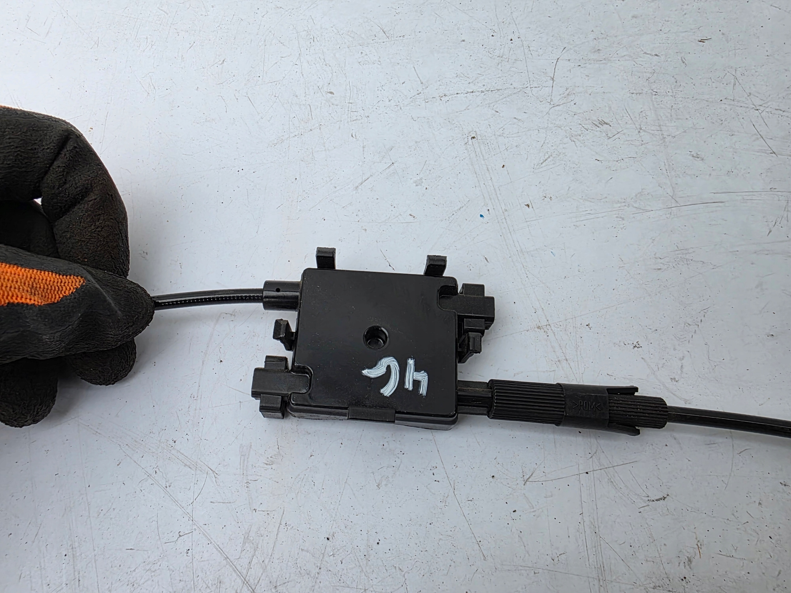 Câble Câble pour l’ouverture ZAMKOW du capot AUDI A6 C7 A7 4G 4G0823531A