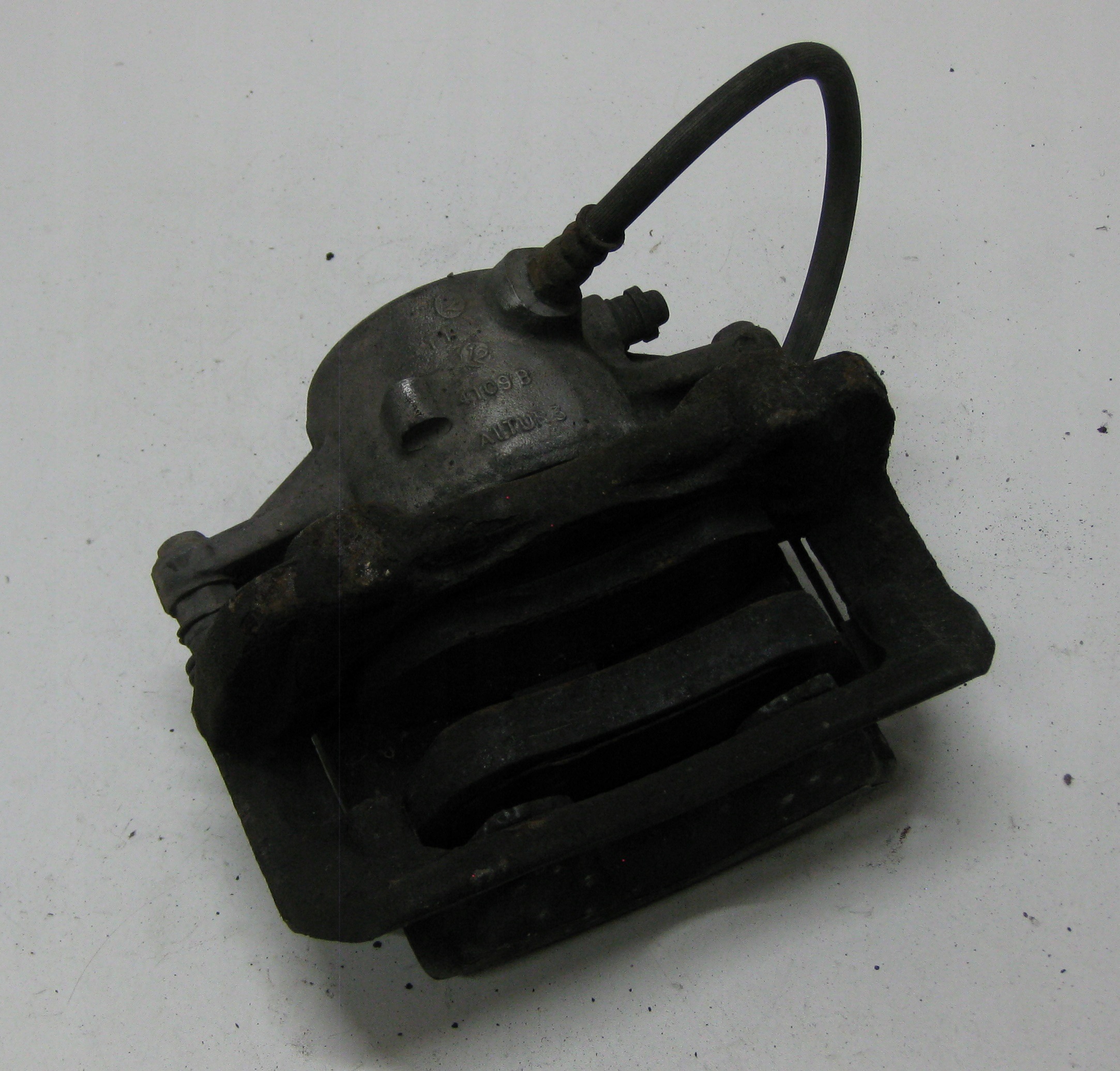 MERCEDES W212 LIFT E KLASA caliper brake left front