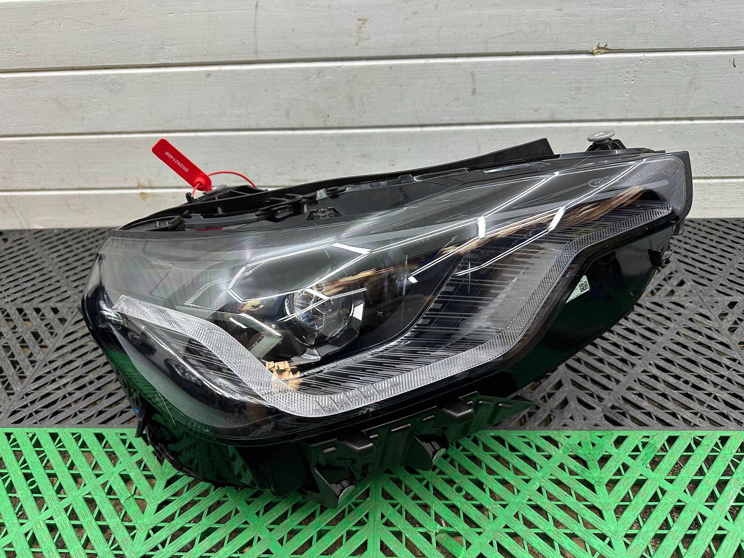light front side right BMW 2 G42 5A3DC86
