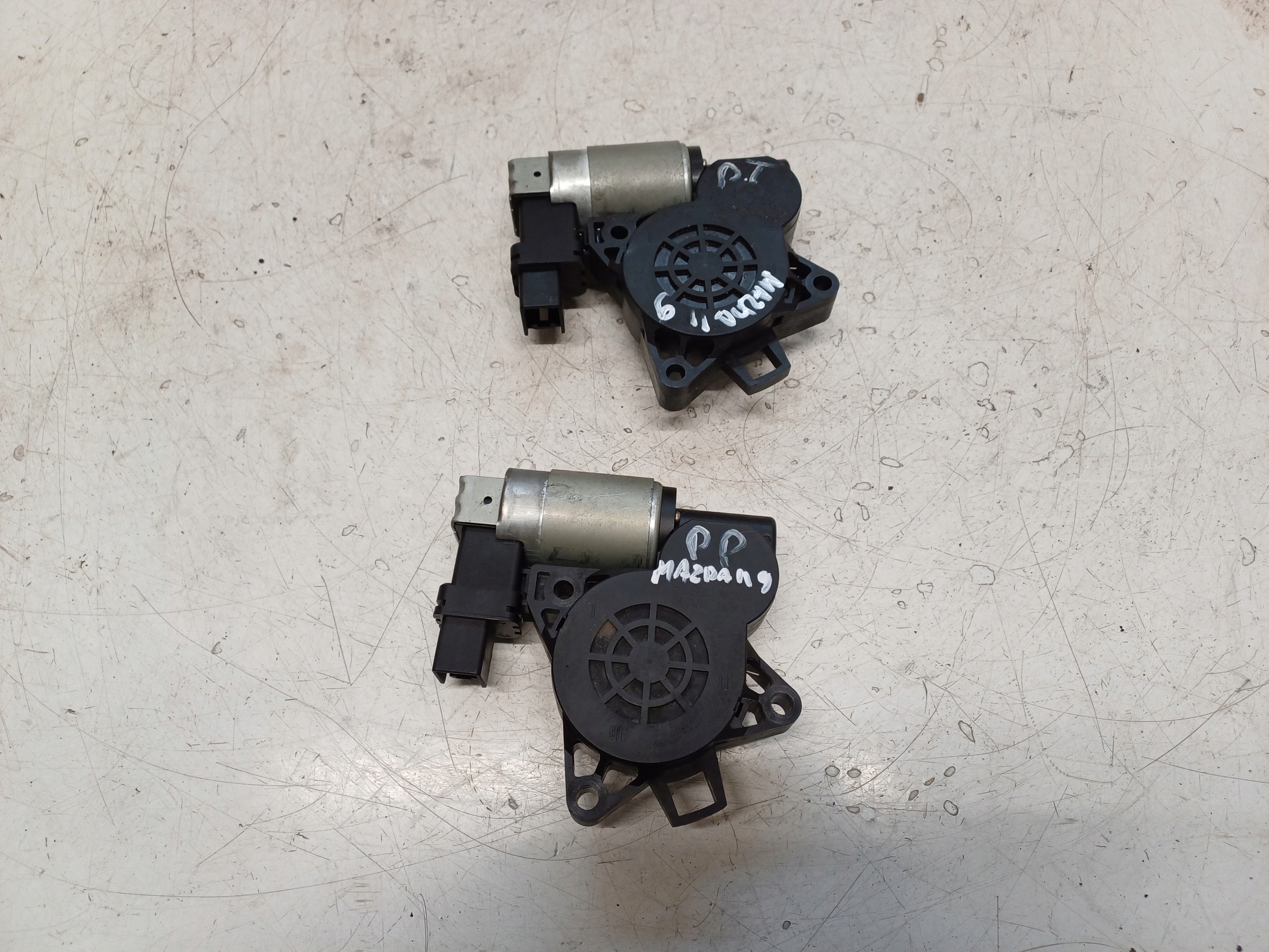 MAZDA 2 II DY 02-07 SILNICZEK SZYBY PRAWY PRZÓD TYŁ 2PIN