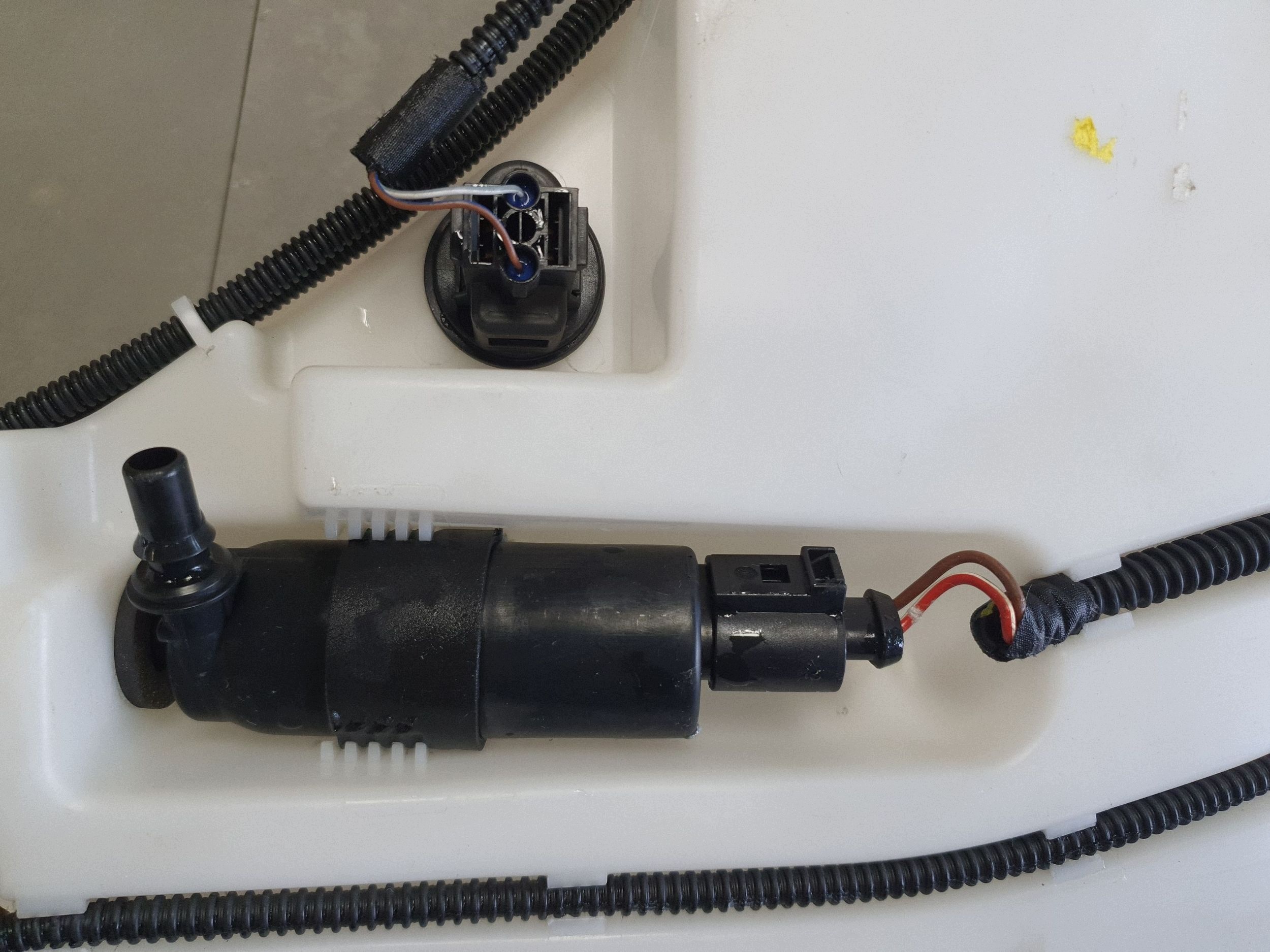 Audi Q7 4M washer fluid tank pompki 4M0955453C