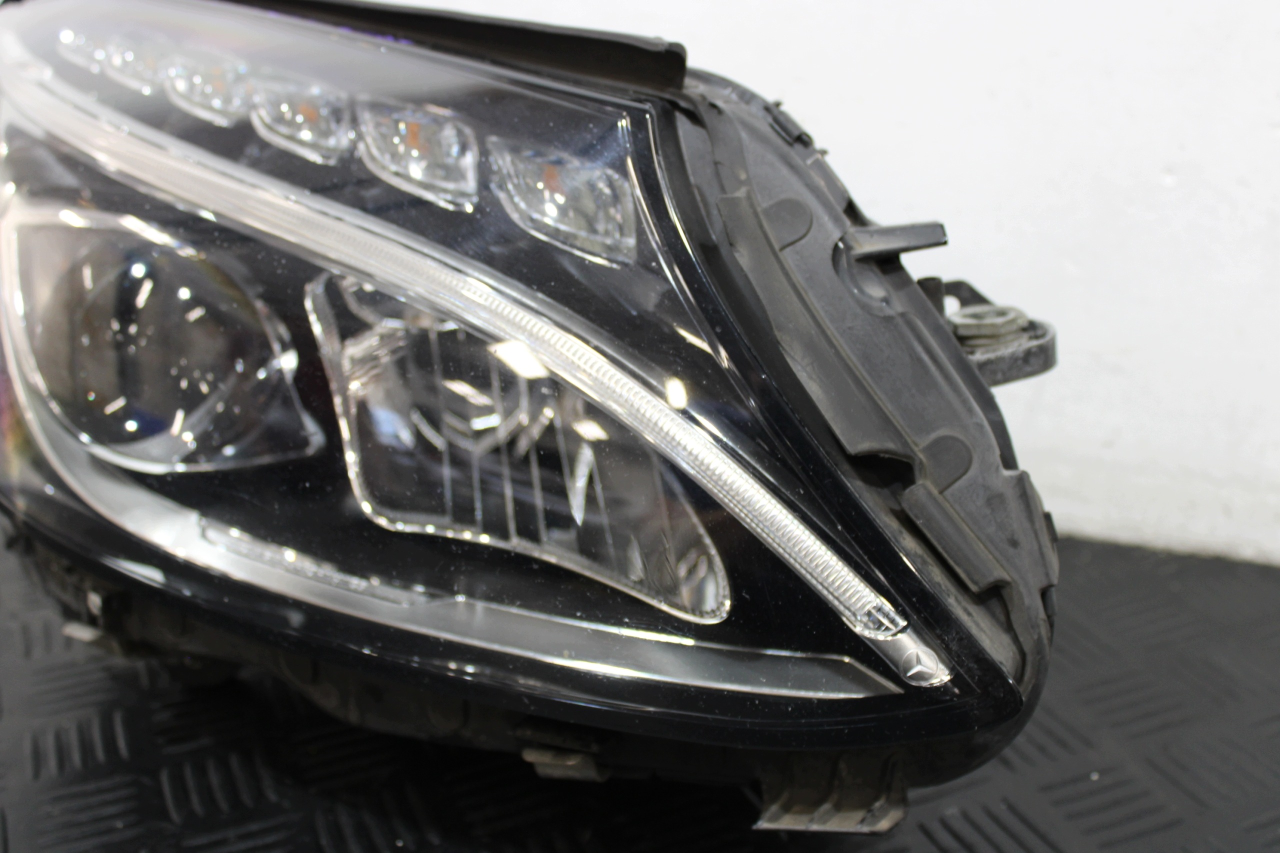 lights front front LED A2059063703 A2059063803 MERCEDES C-KLASA W205