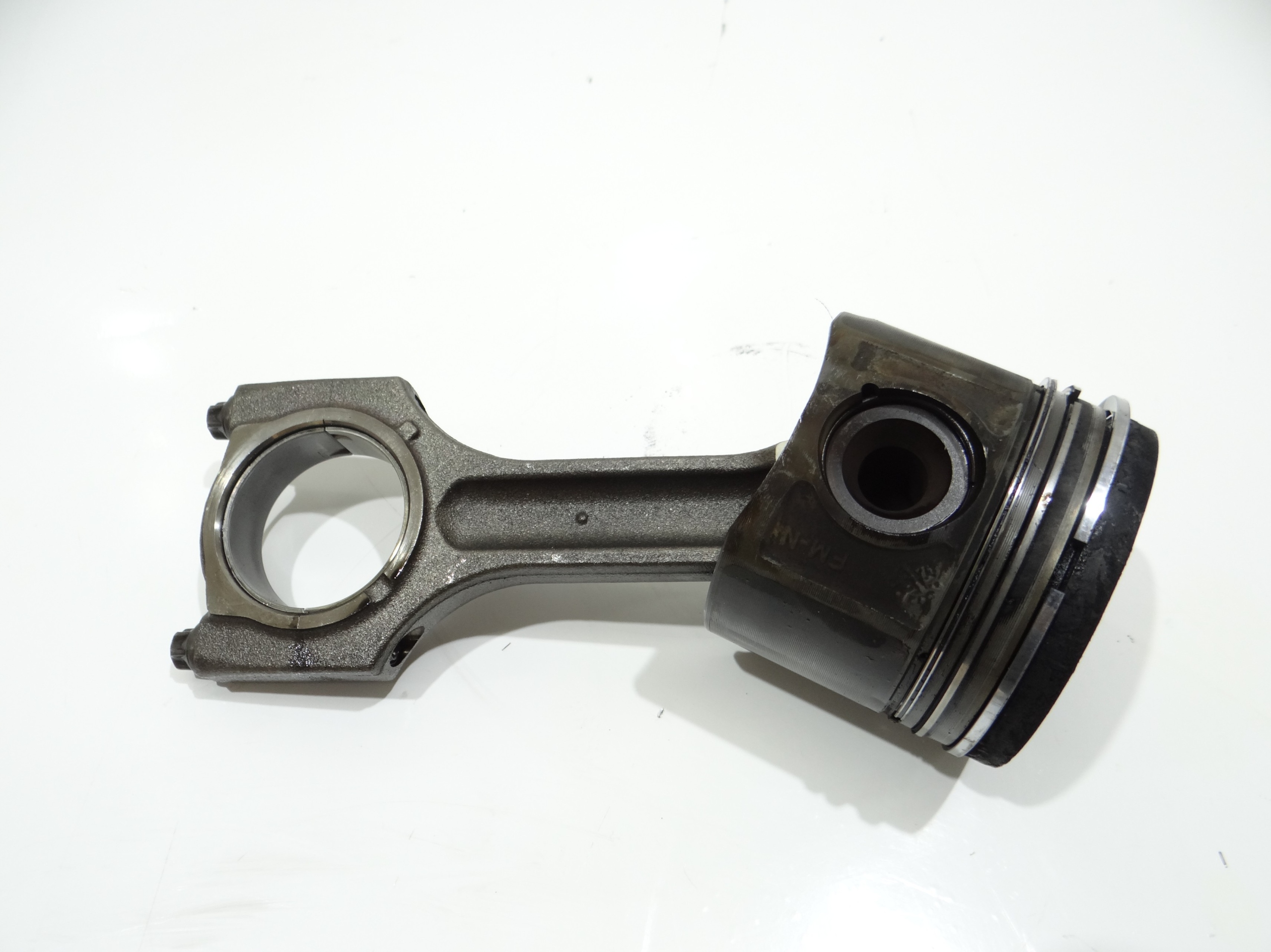 piston connecting rod BMW E87 2.0 D 204D4