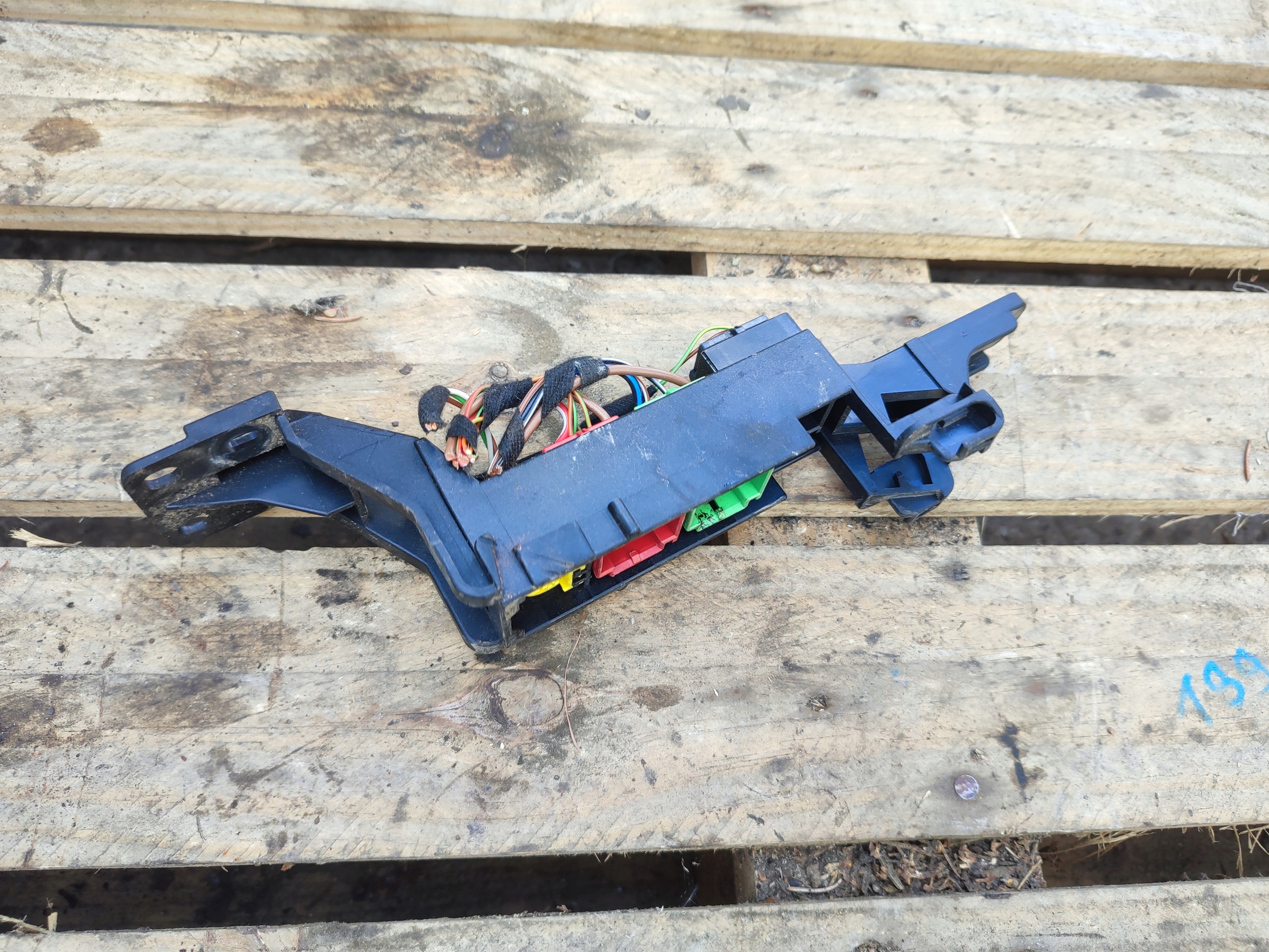 bracket holder WTYCZEK AUDI A6 C6 4F0937545D