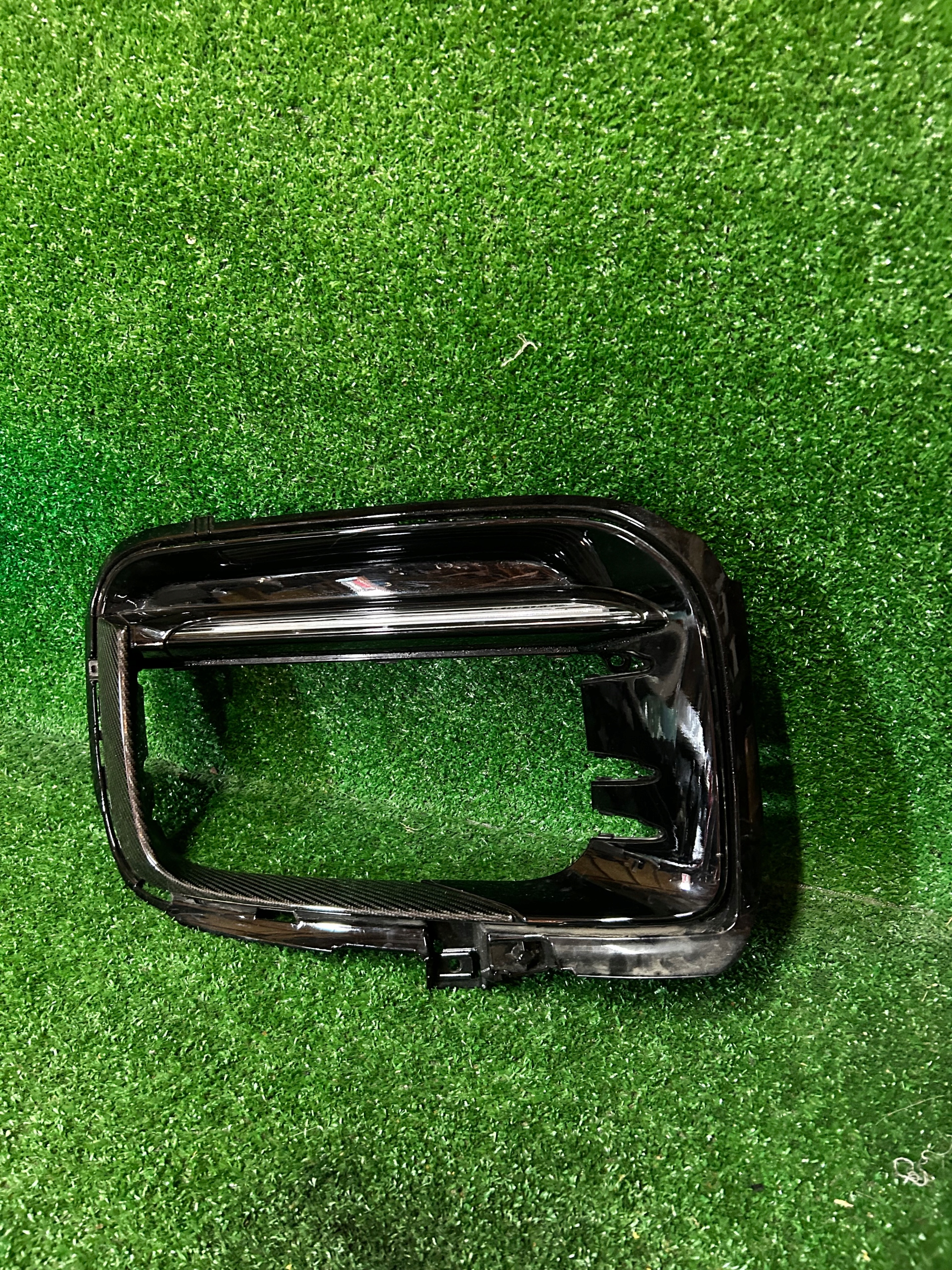 grid of a bumper right DRL right PORSCHE CAYENNE CARBON 9Y0807796C