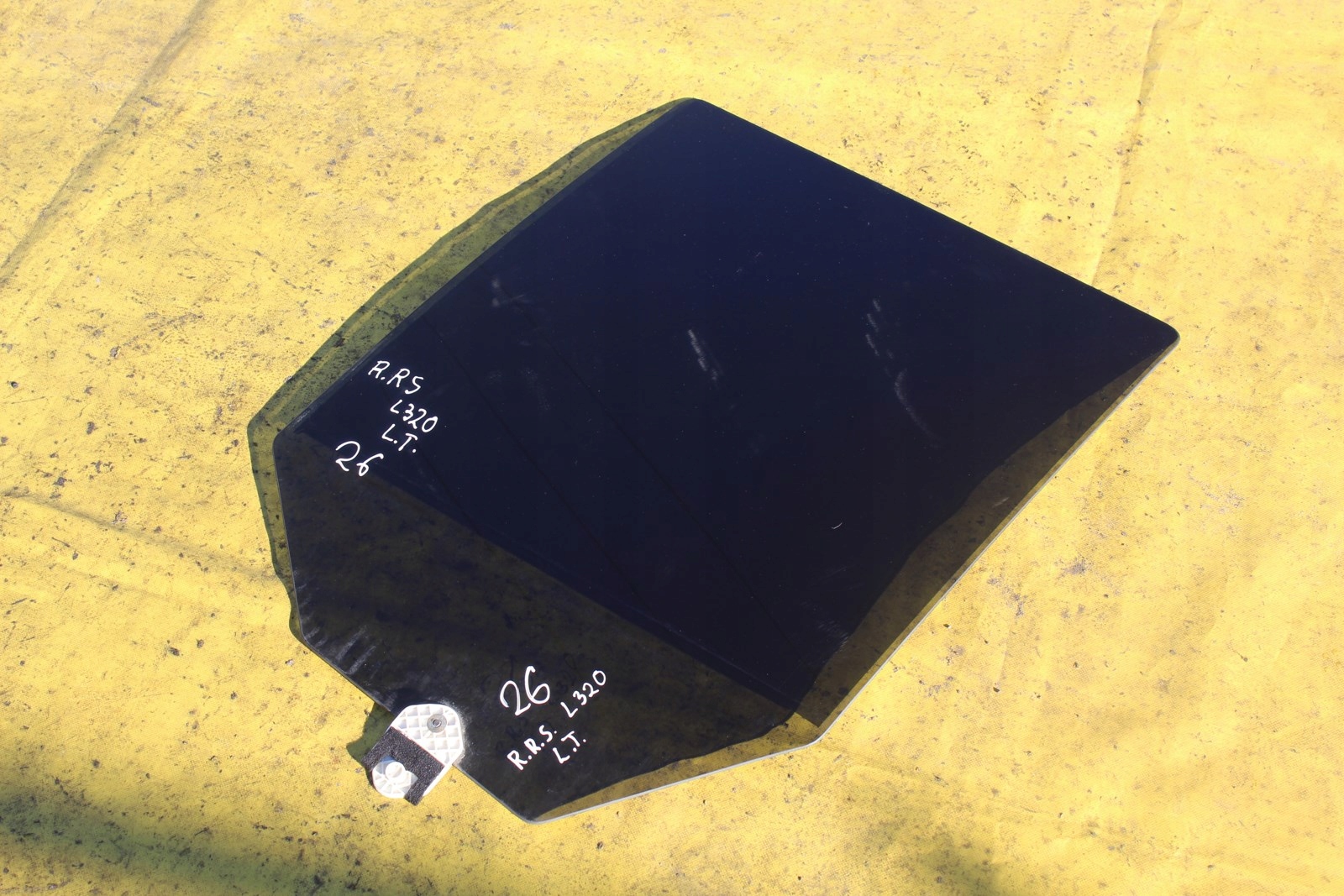 SZYBA LEWY TYL TYLNA RANGE SPORT L320